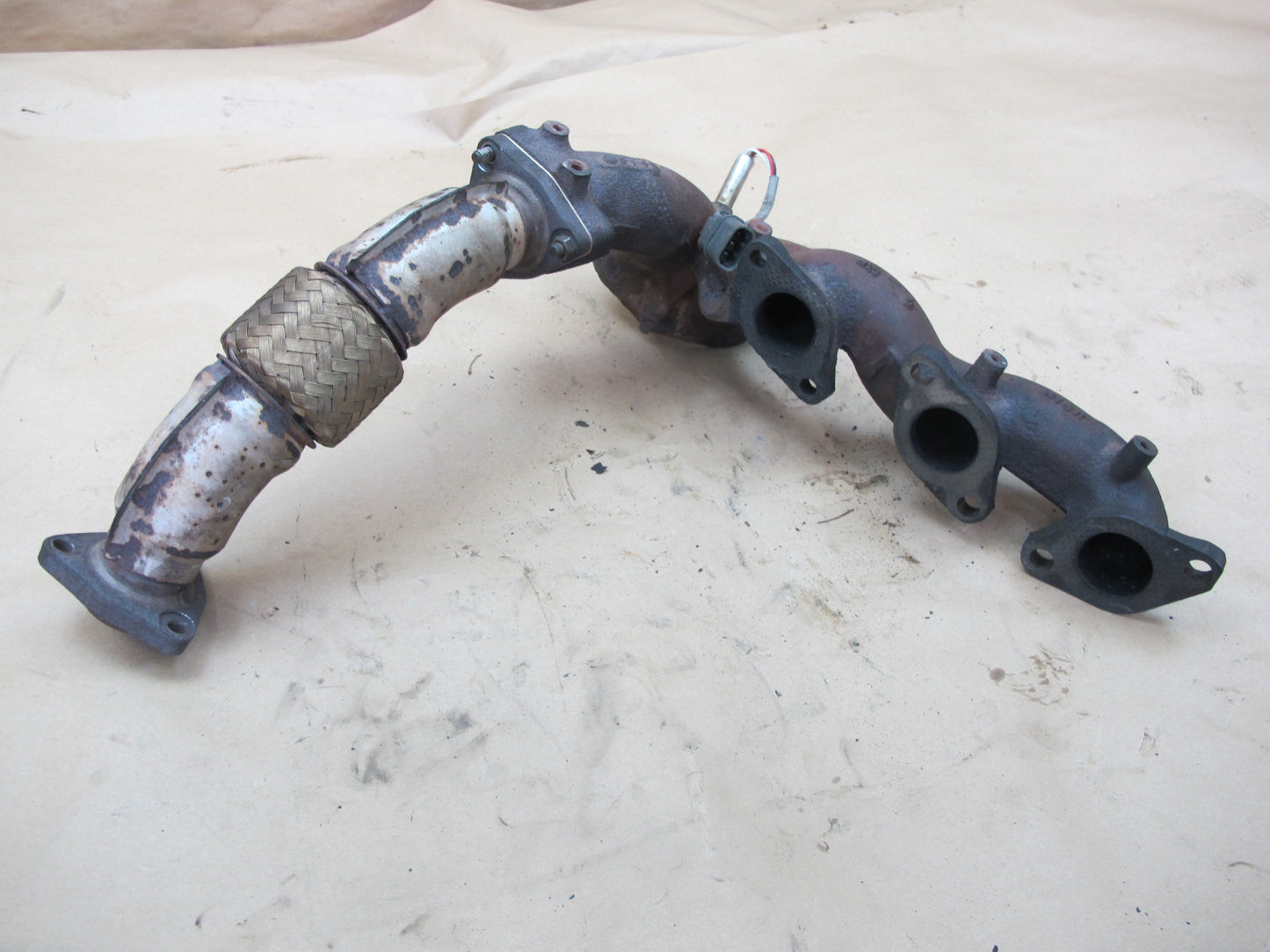 84-86 Nissan 300ZX Z31 VG30E NON Turbo Exhaust Manifold w Crossover Pipe OEM