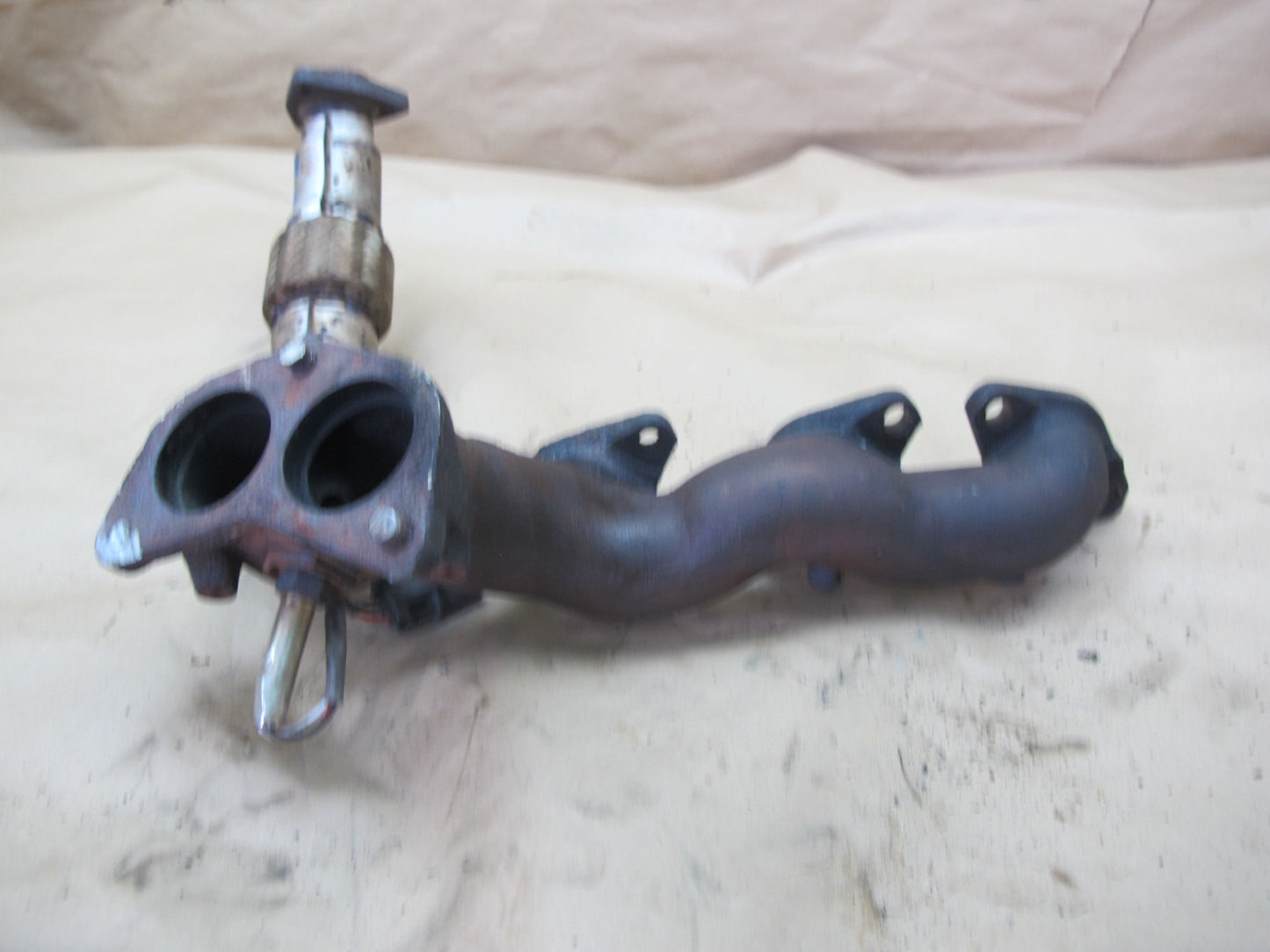 84-86 Nissan 300ZX Z31 VG30E NON Turbo Exhaust Manifold w Crossover Pipe OEM