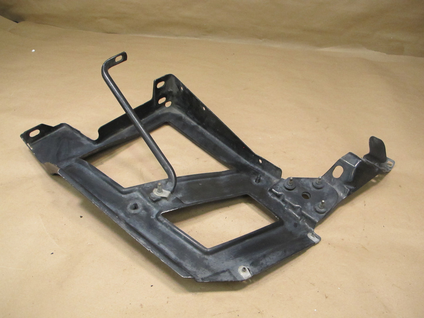 07-10 Saturn SKY Set of 2 Front Left & Right Bumper Fender Bracket Support OEM