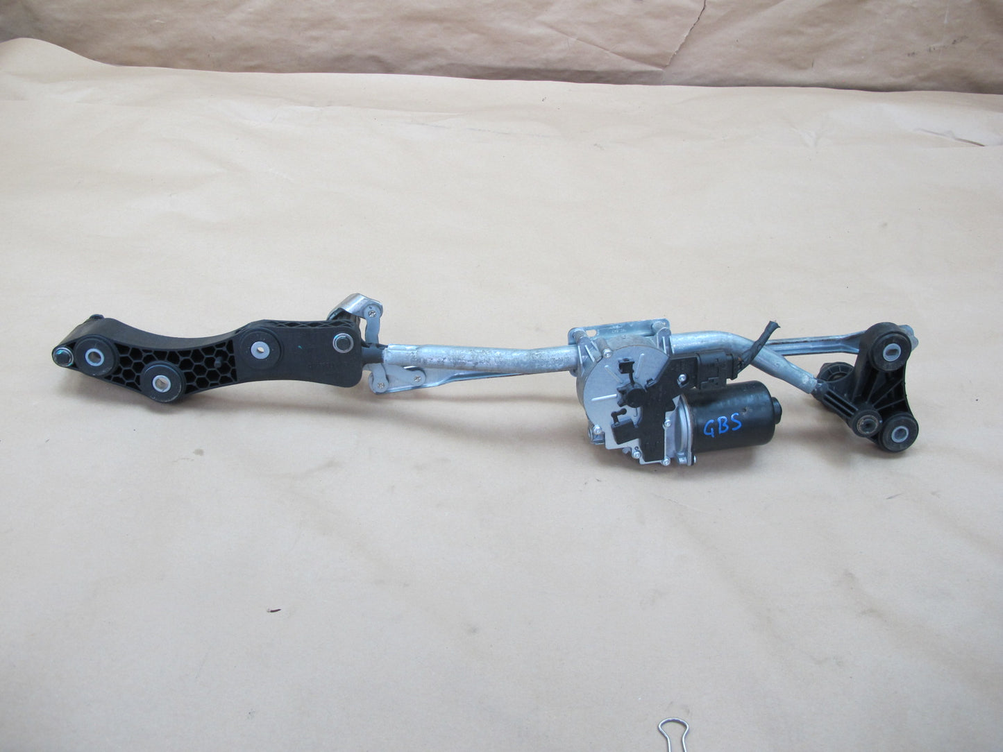 06-10 BMW E63 E64 Windshield Wiper Transmission Linkage w Motor OEM