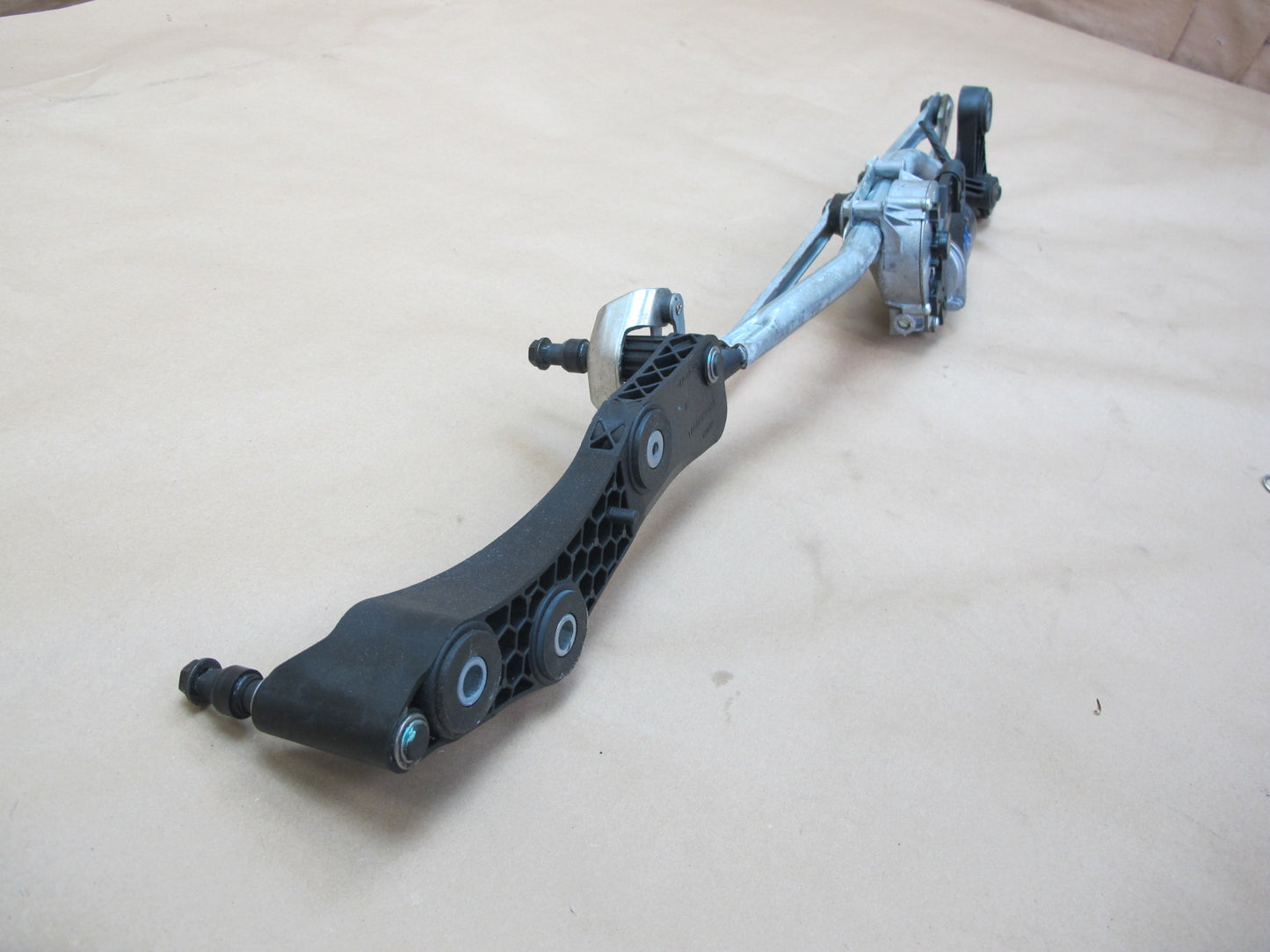 06-10 BMW E63 E64 Windshield Wiper Transmission Linkage w Motor OEM