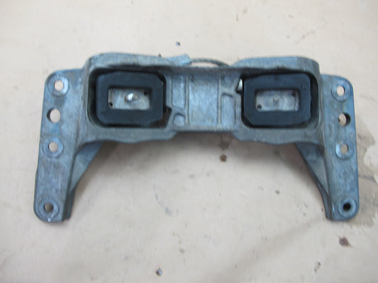 06-10 BMW E63 E64 A/T Automatic Transmission Mount Bracket Support 7153449 OEM