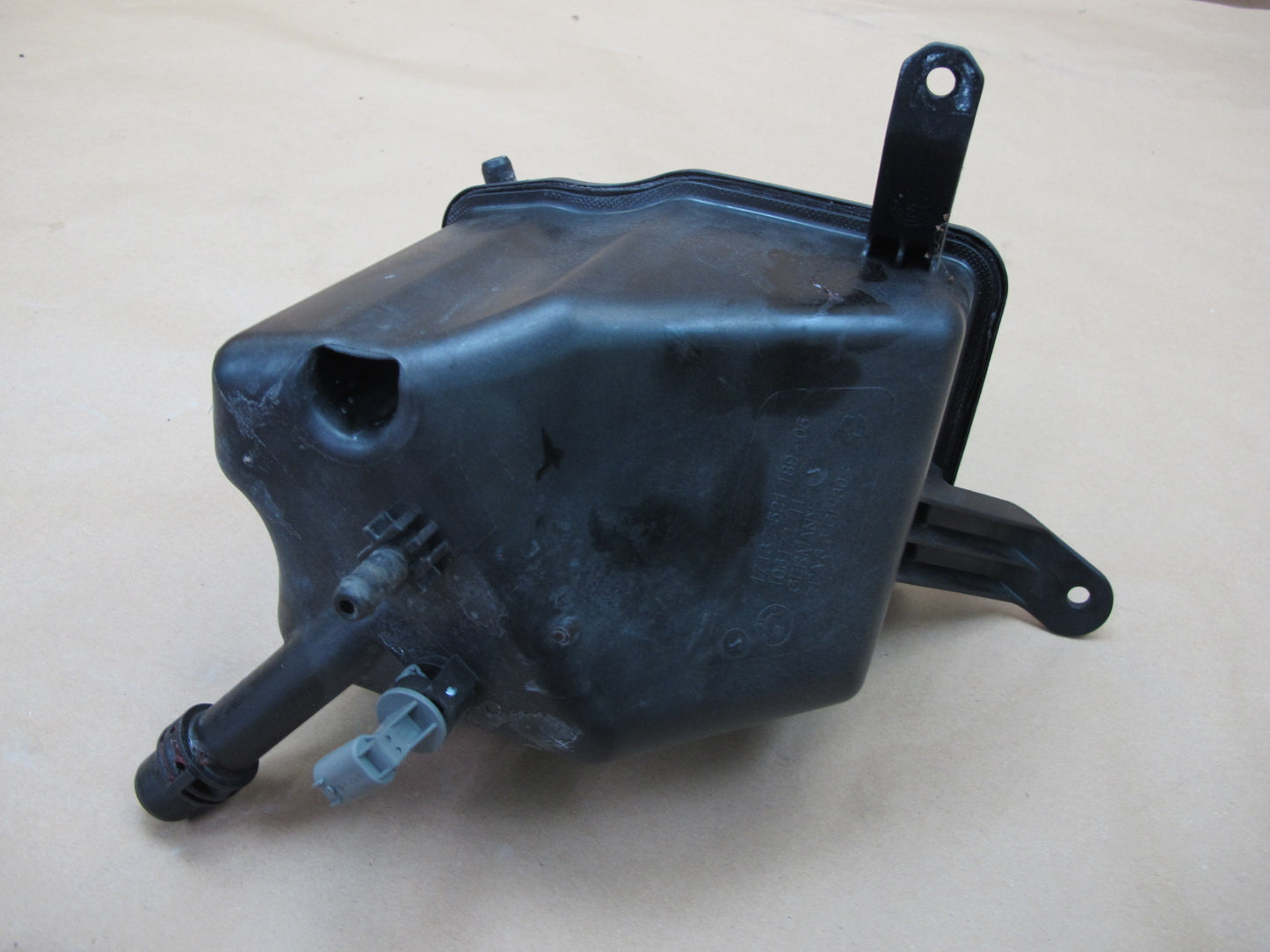 06-10 BMW E60 E63 E64 Engine Coolant Expansion Overflow Reservoir Tank OEM