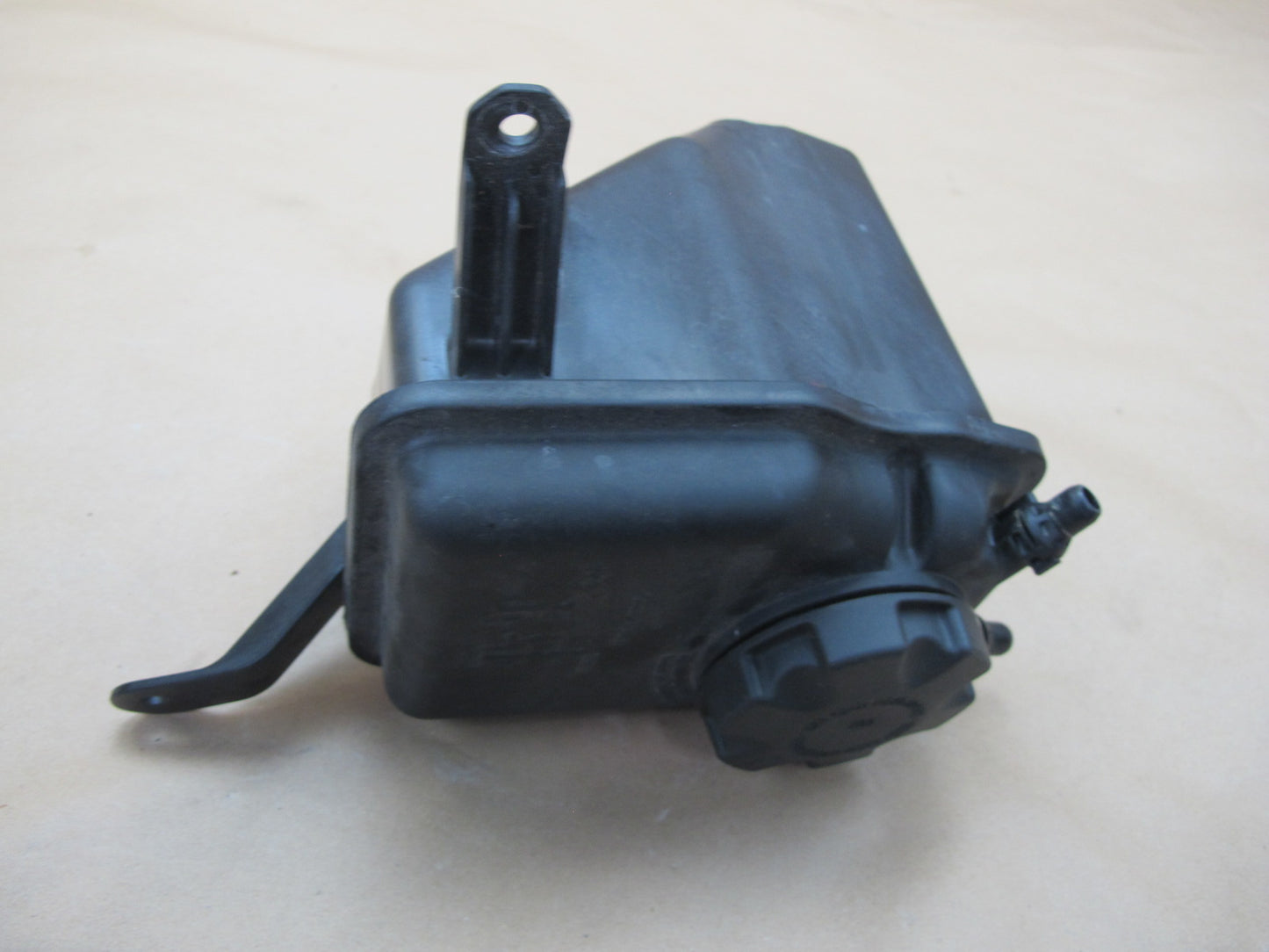 06-10 BMW E60 E63 E64 Engine Coolant Expansion Overflow Reservoir Tank OEM