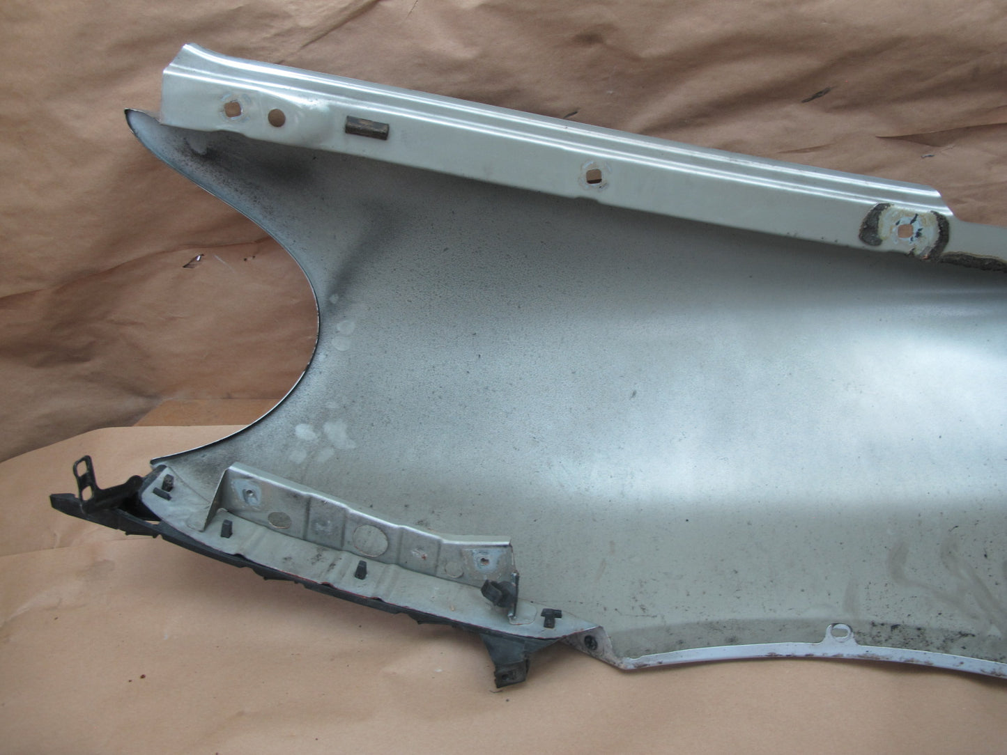 2003-2006 Porsche Cayenne 955 Front Right Fender Shell Cover Panel