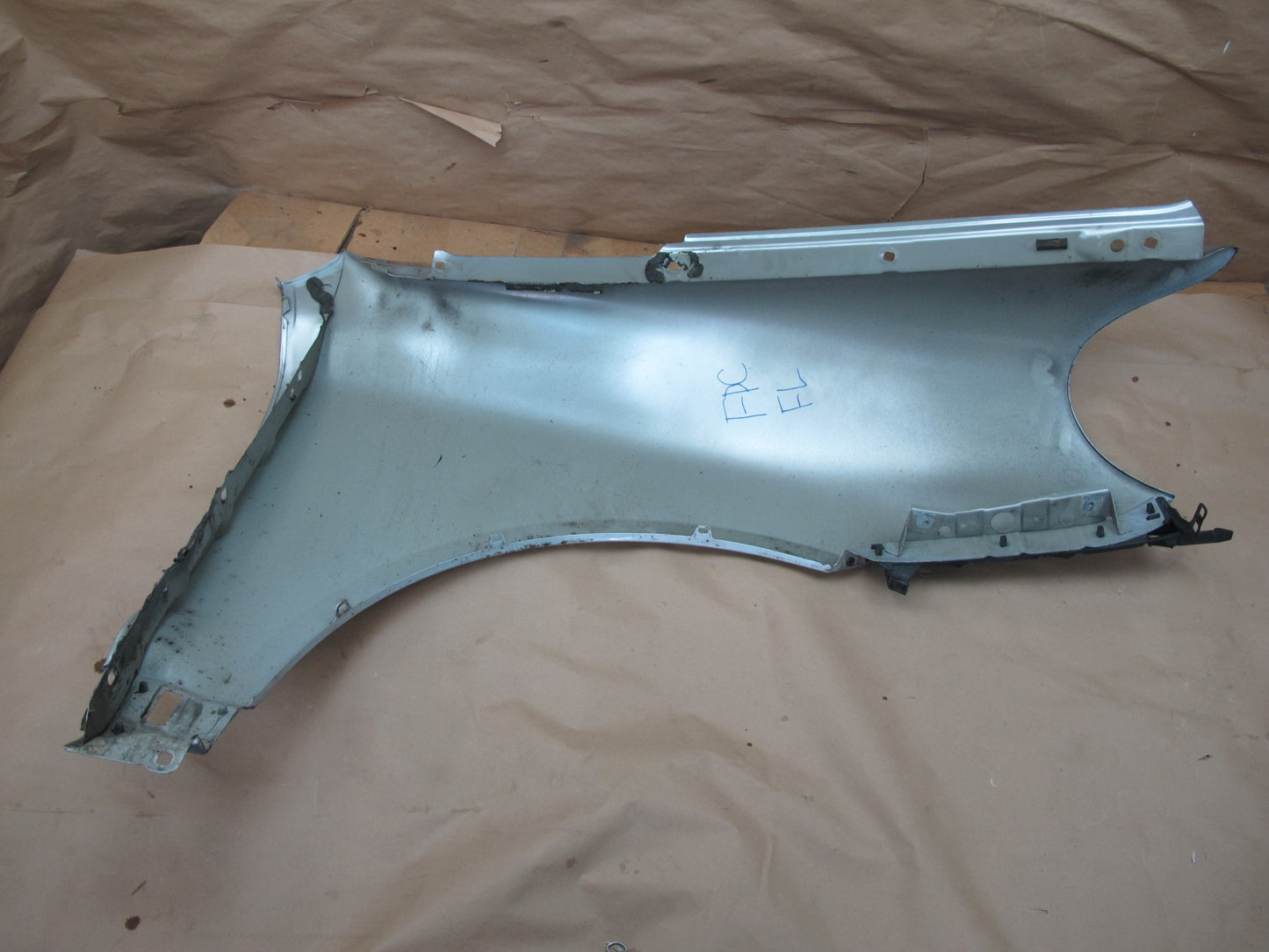 2003-2006 Porsche Cayenne 955 Front Left Fender Shell Cover Panel