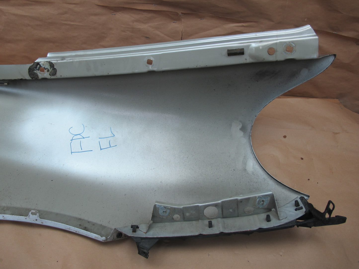 2003-2006 Porsche Cayenne 955 Front Left Fender Shell Cover Panel