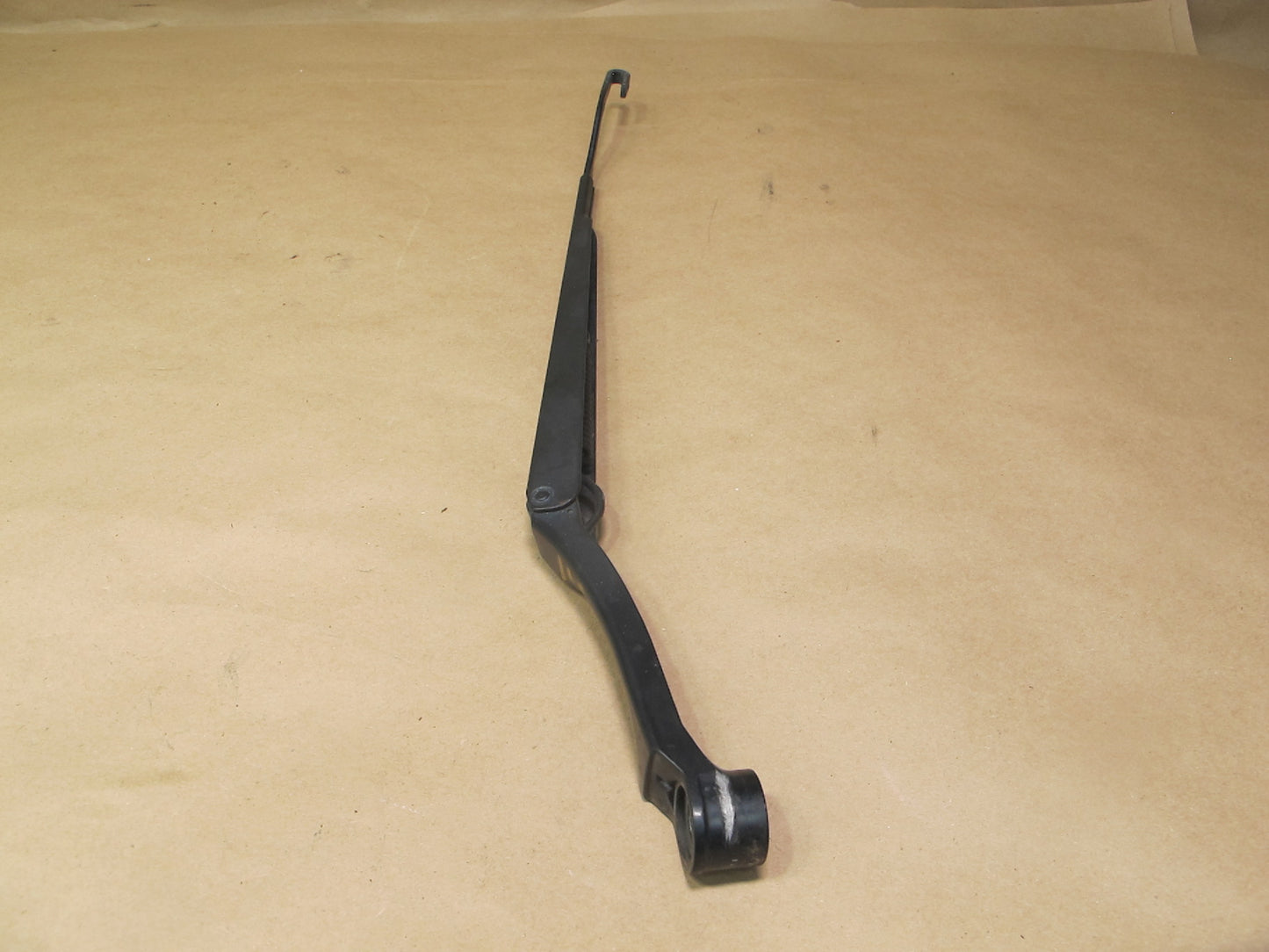 01-05 Lexus JCE10 IS300 Set of 2 Front Windshield Wiper Arm w Bolt Covers OEM