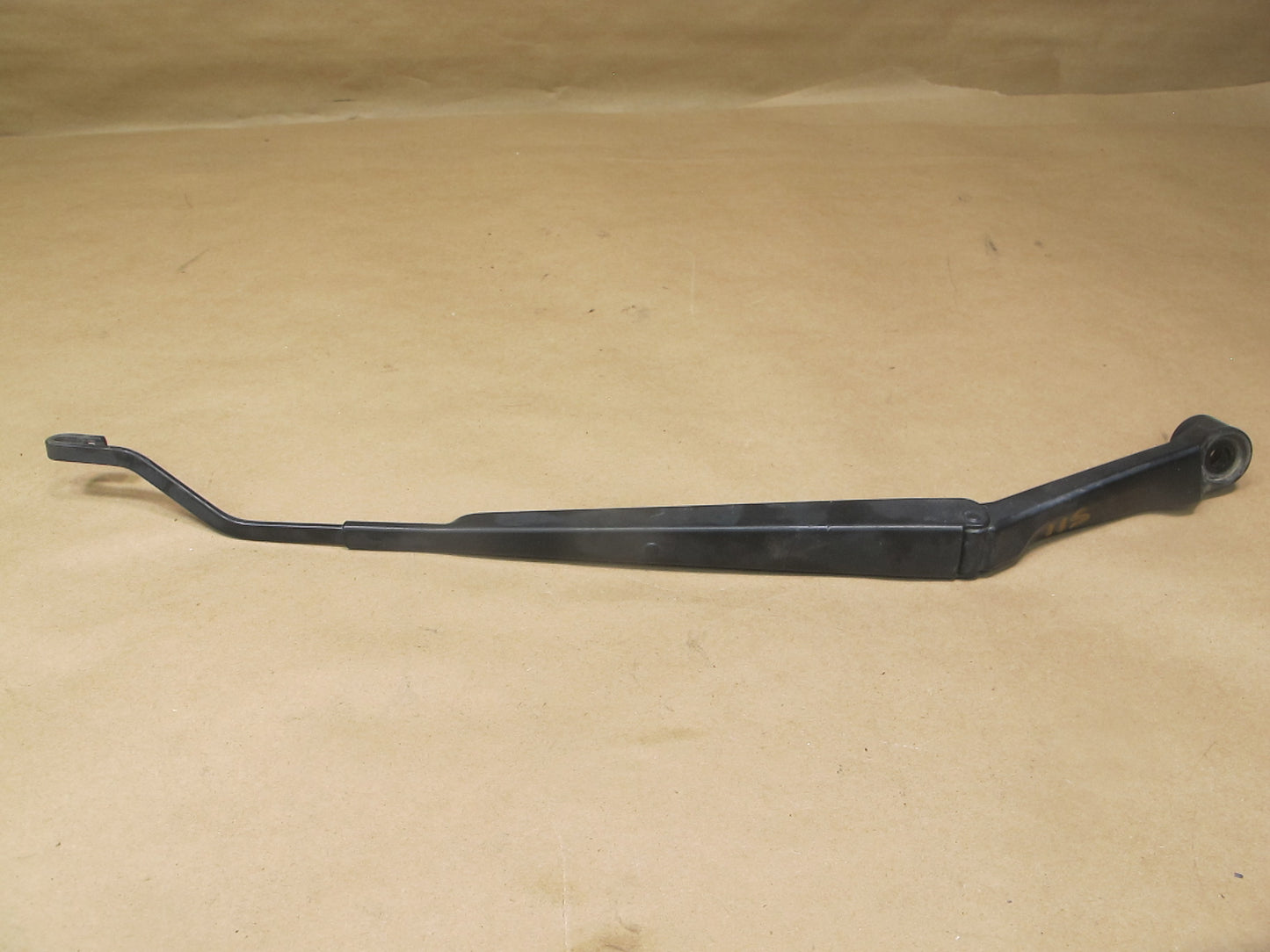 01-05 Lexus JCE10 IS300 Set of 2 Front Windshield Wiper Arm w Bolt Covers OEM