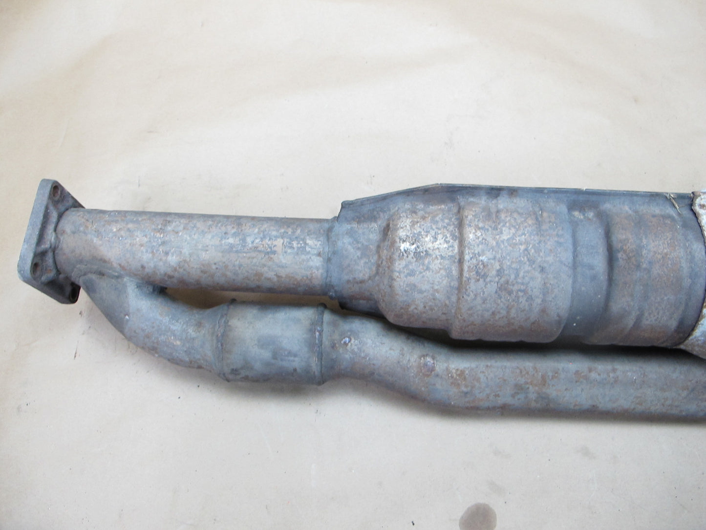 1988 PORSCHE 944 2.5L TURBO M44.51 MID EXHAUST PIPE CATALYTIC CONVERTER OEM