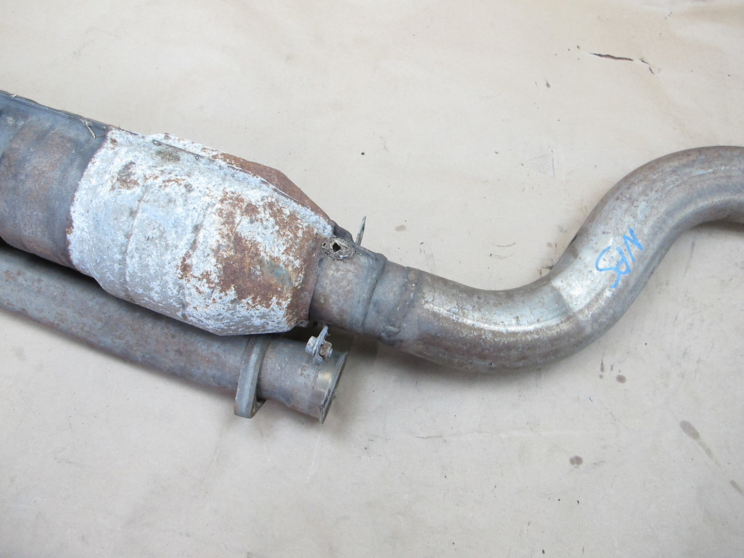 1988 PORSCHE 944 2.5L TURBO M44.51 MID EXHAUST PIPE CATALYTIC CONVERTER OEM