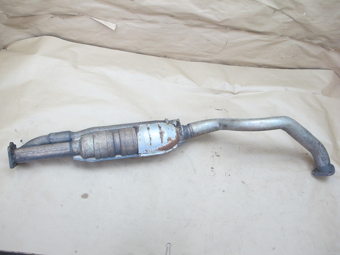 1988 PORSCHE 944 2.5L TURBO M44.51 MID EXHAUST PIPE CATALYTIC CONVERTER OEM
