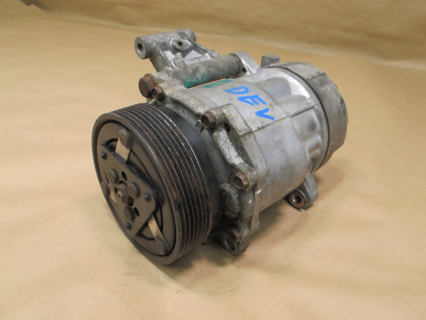 01-03 Volkswagen Eurovan T4 Air Condition AC Compressor 7D0820805D OEM