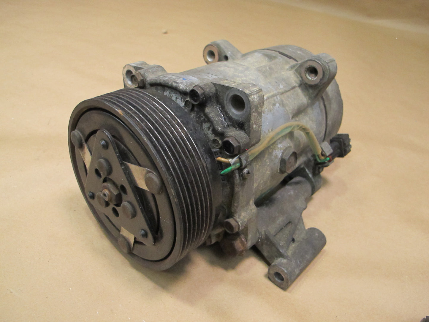 01-03 Volkswagen Eurovan T4 Air Condition AC Compressor 7D0820805D OEM