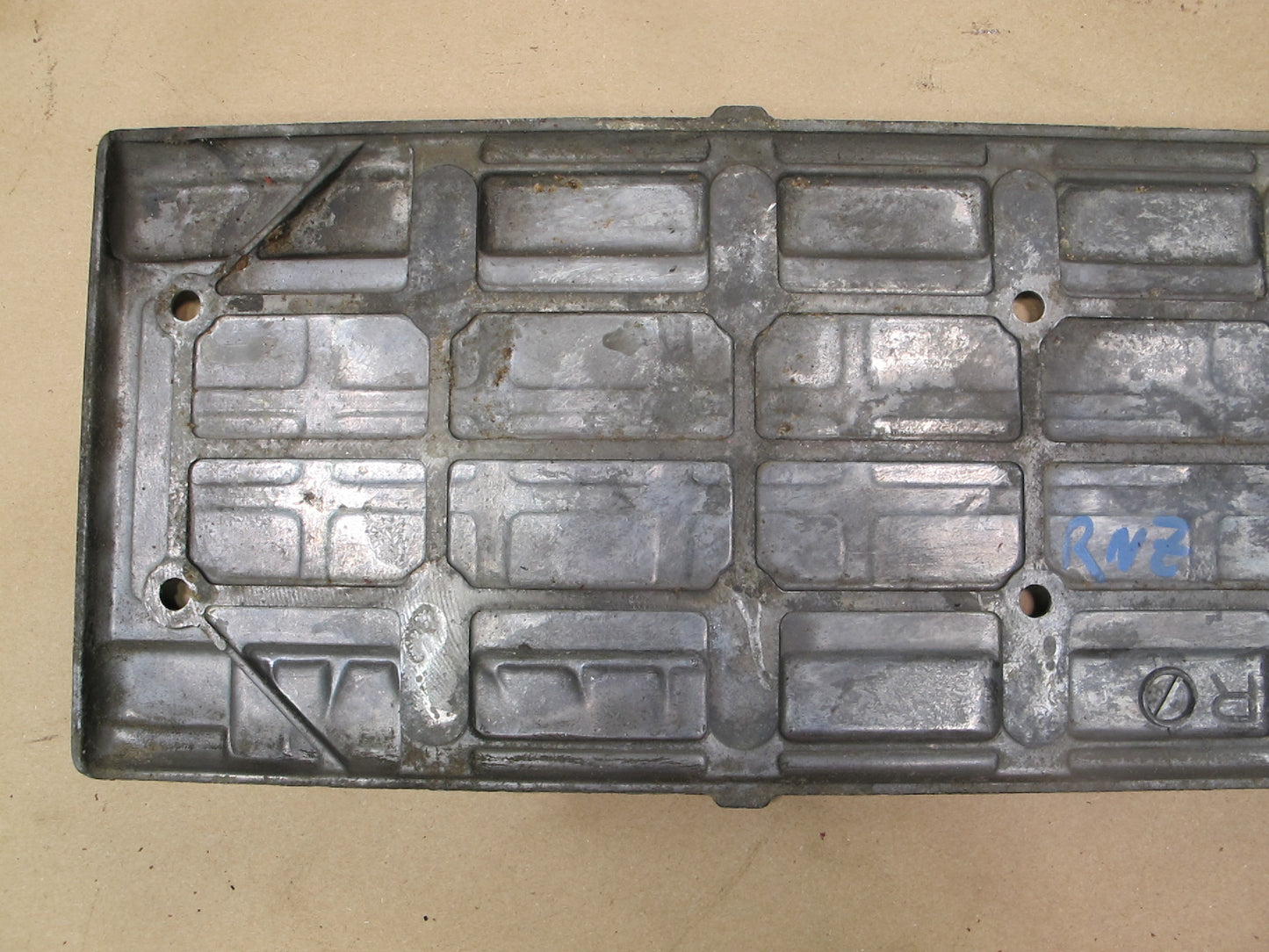 84-86 Nissan Z31 300ZX VG30E V6 3000 NA Engine Intake Manifold Plate Cover OEM