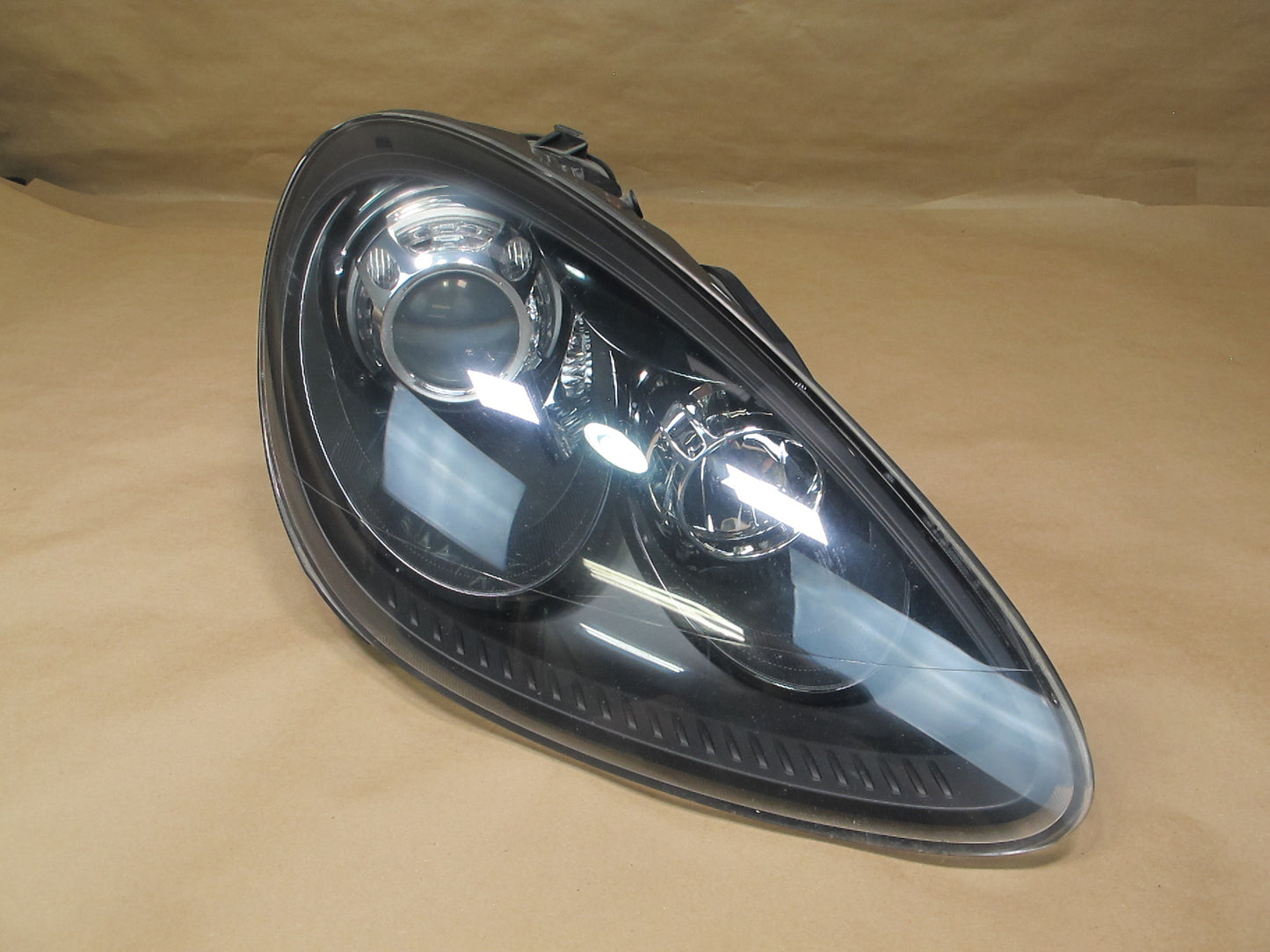 2011-2014 Porsche Cayenne 958 Left & Right Xenon Headlight Lamp W/ Ballast Set