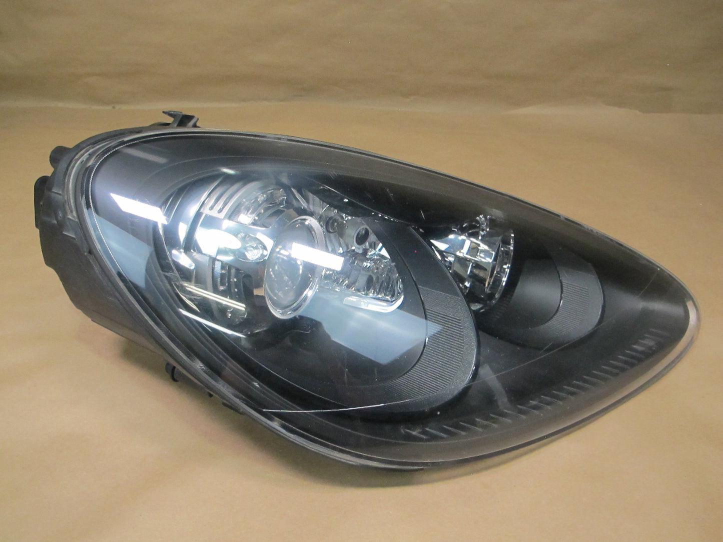 2011-2014 Porsche Cayenne 958 Left & Right Xenon Headlight Lamp W/ Ballast Set