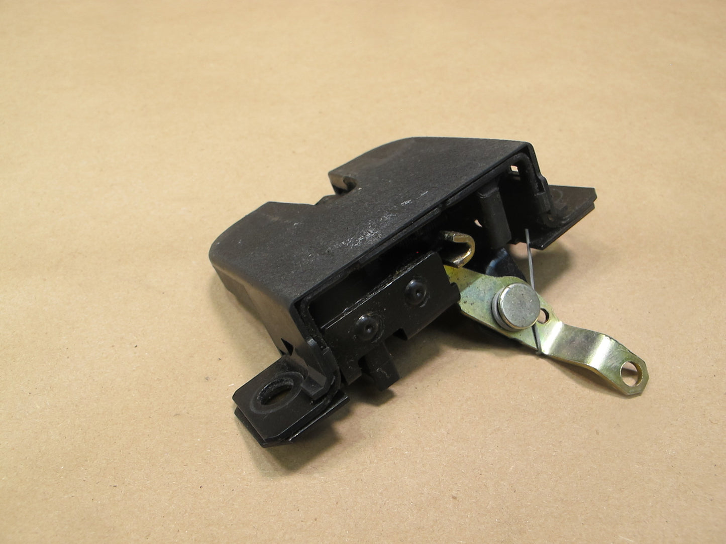 2003-2010 Porsche Cayenne 955 Rear Trunk Lid Lock Latch