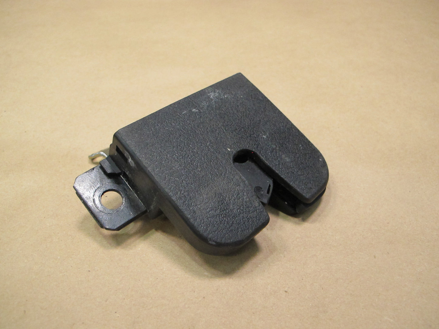 2003-2010 Porsche Cayenne 955 Rear Trunk Lid Lock Latch