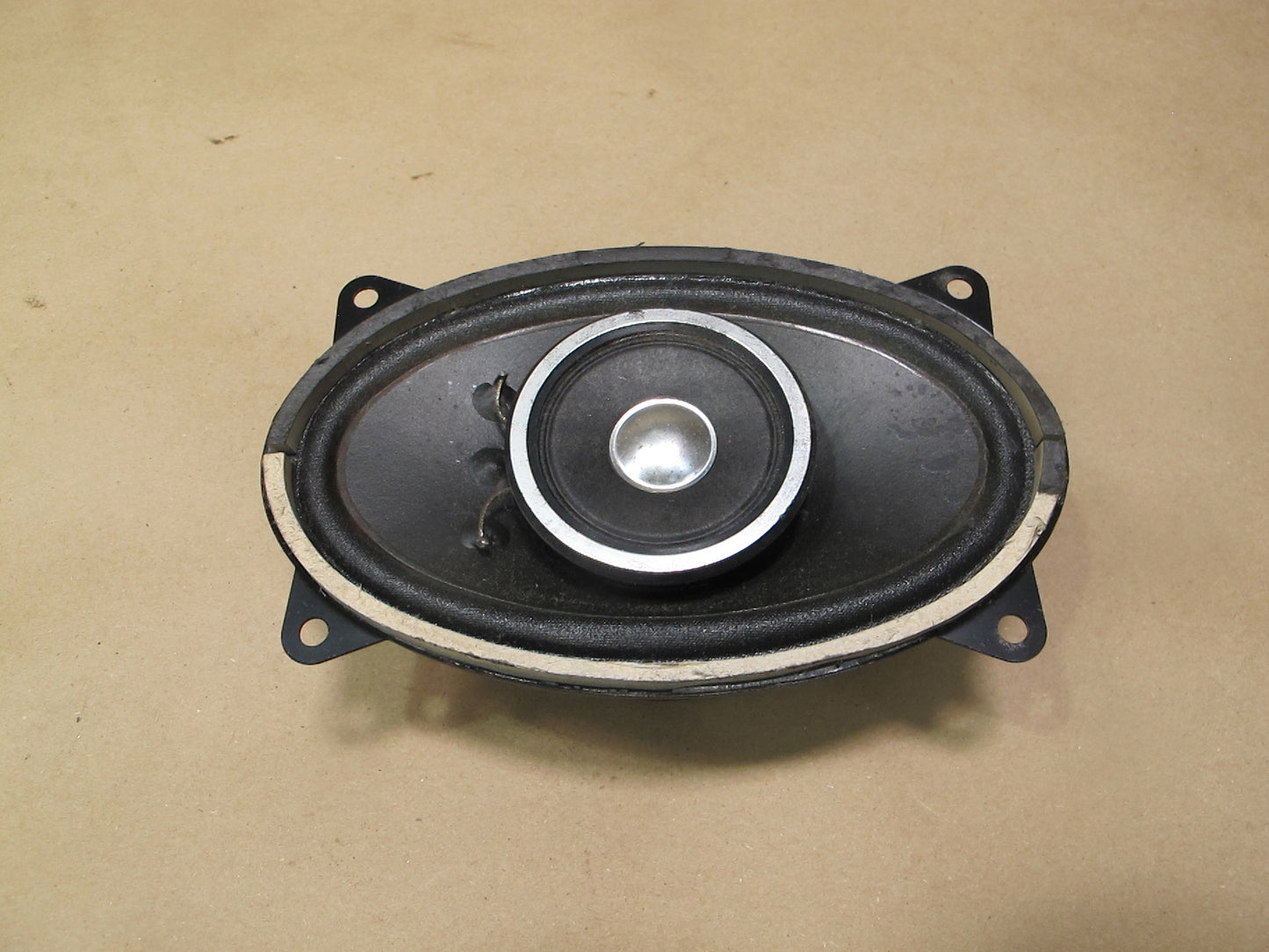 85-93 VW Cabriolet Set of 2 Front Left & Right Door Speaker Kenwood KFC-463V