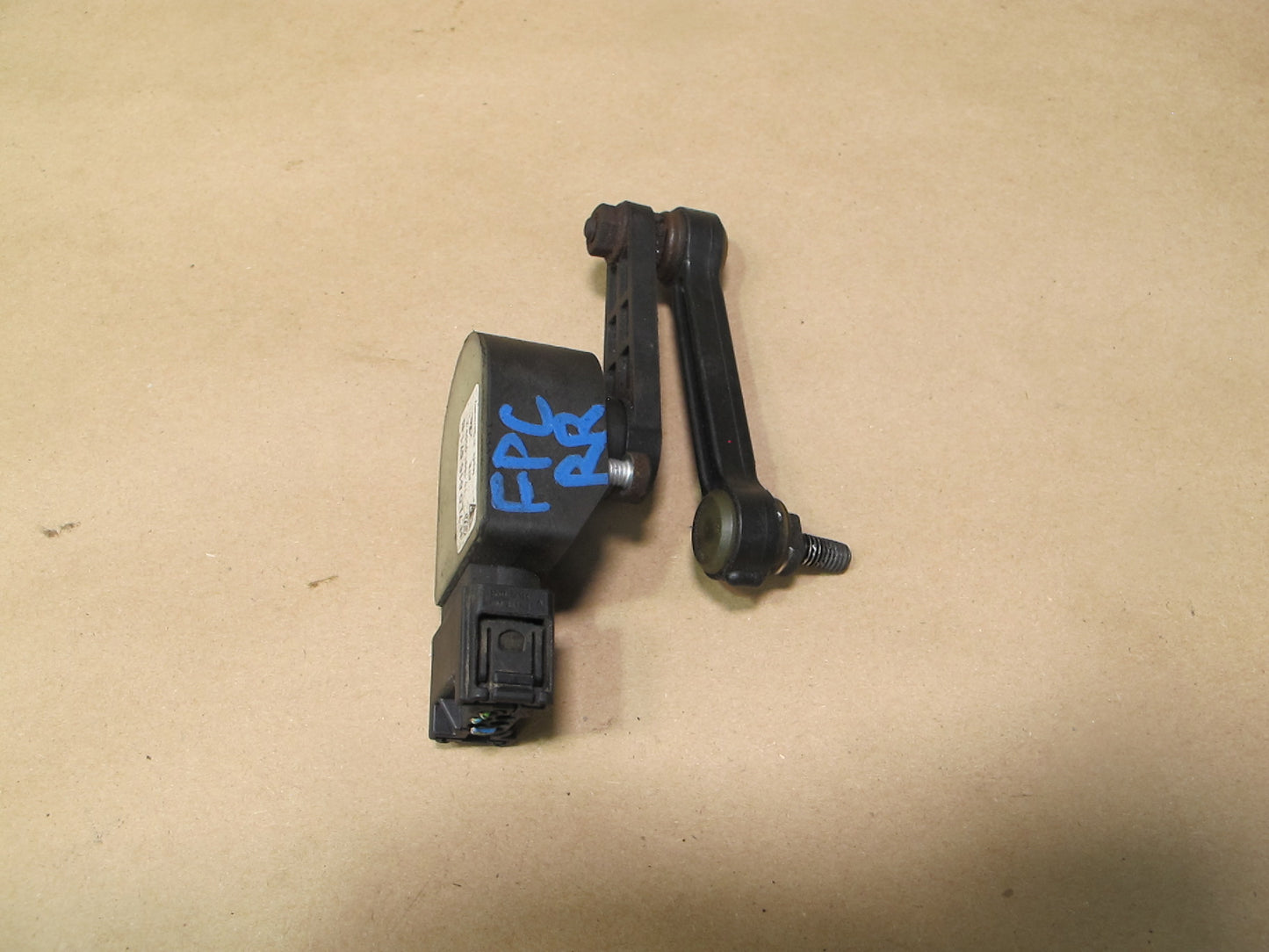 2003-2006 Porsche Cayenne 955 Rear Suspension Height Level Sensor Set of 2