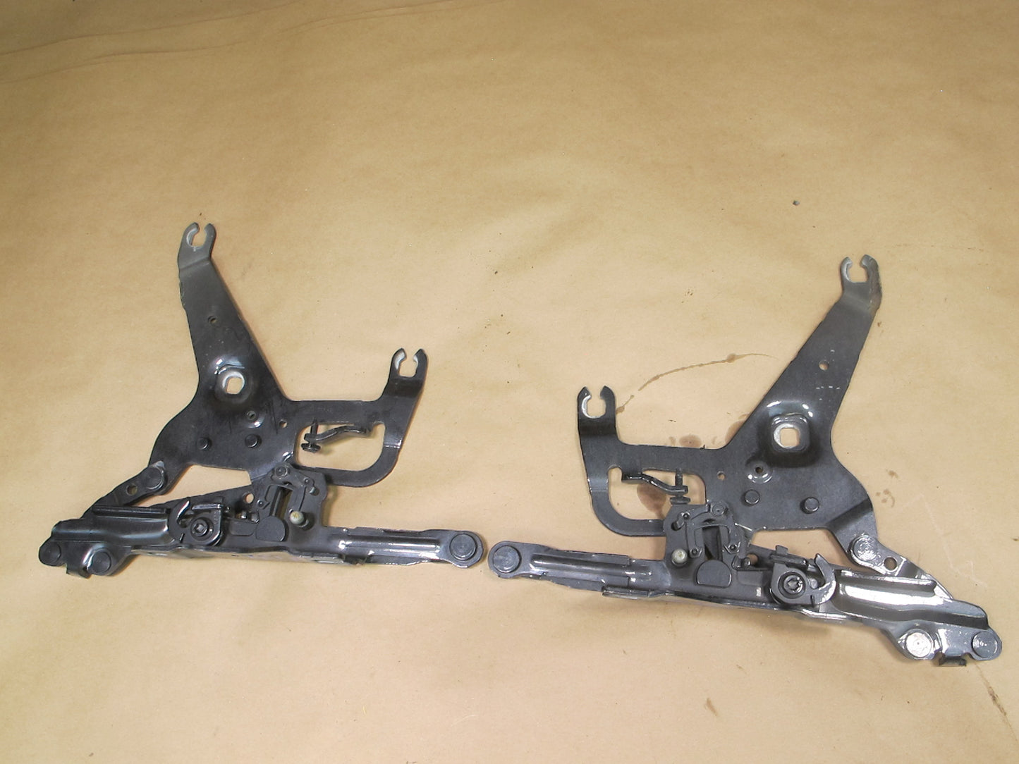 14-18 BMW F15 F16 F85 F86 X5 X6 Front Left & Right Hood Bonnet Hinge Set OEM