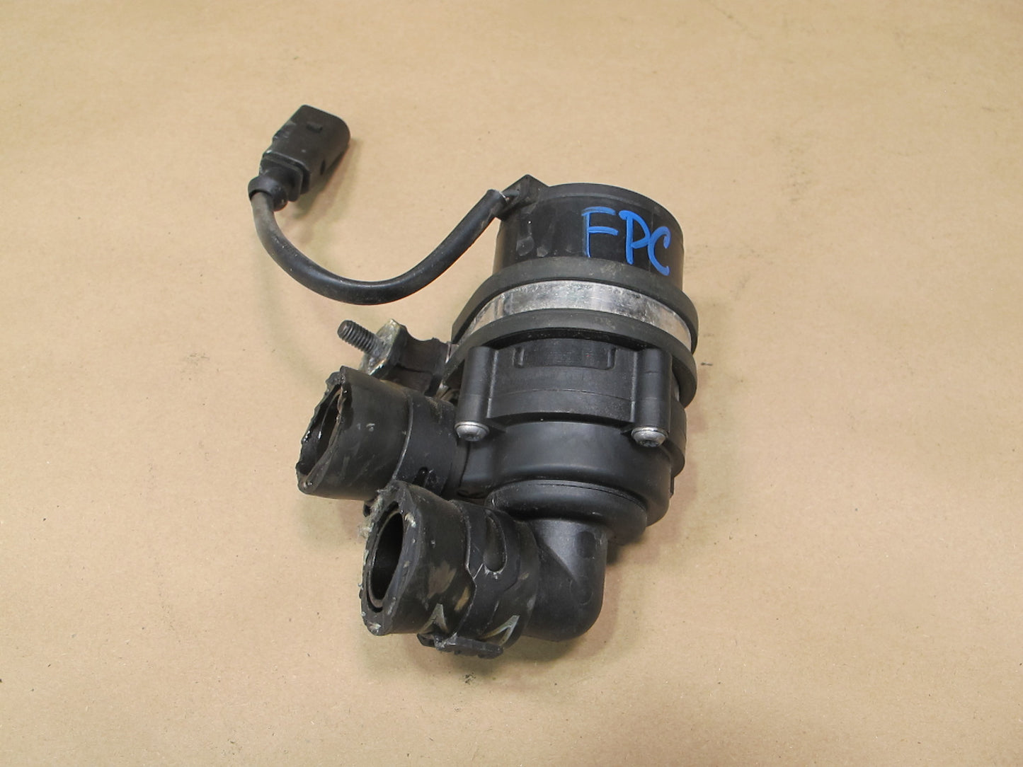 2003-2006 Porsche Cayenne 955 Additional Auxiliary Coolant Water Pump