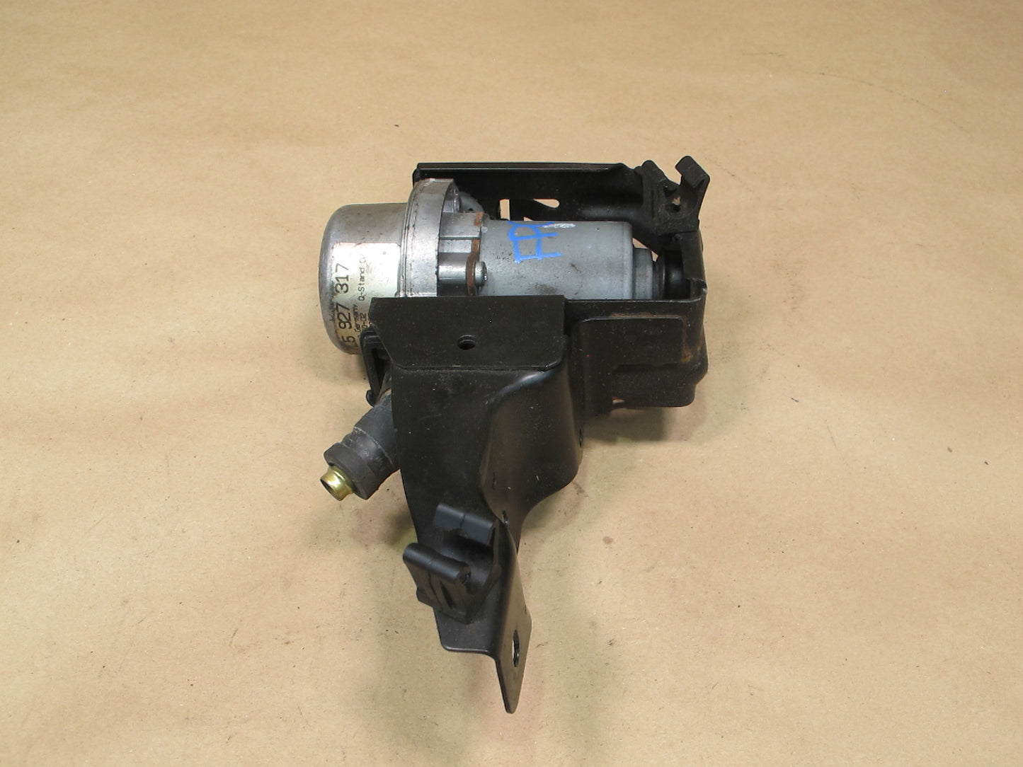 2003-2006 Porsche Cayenne 955 4.5L Vacuum Brake Booster Pump 7L5927317