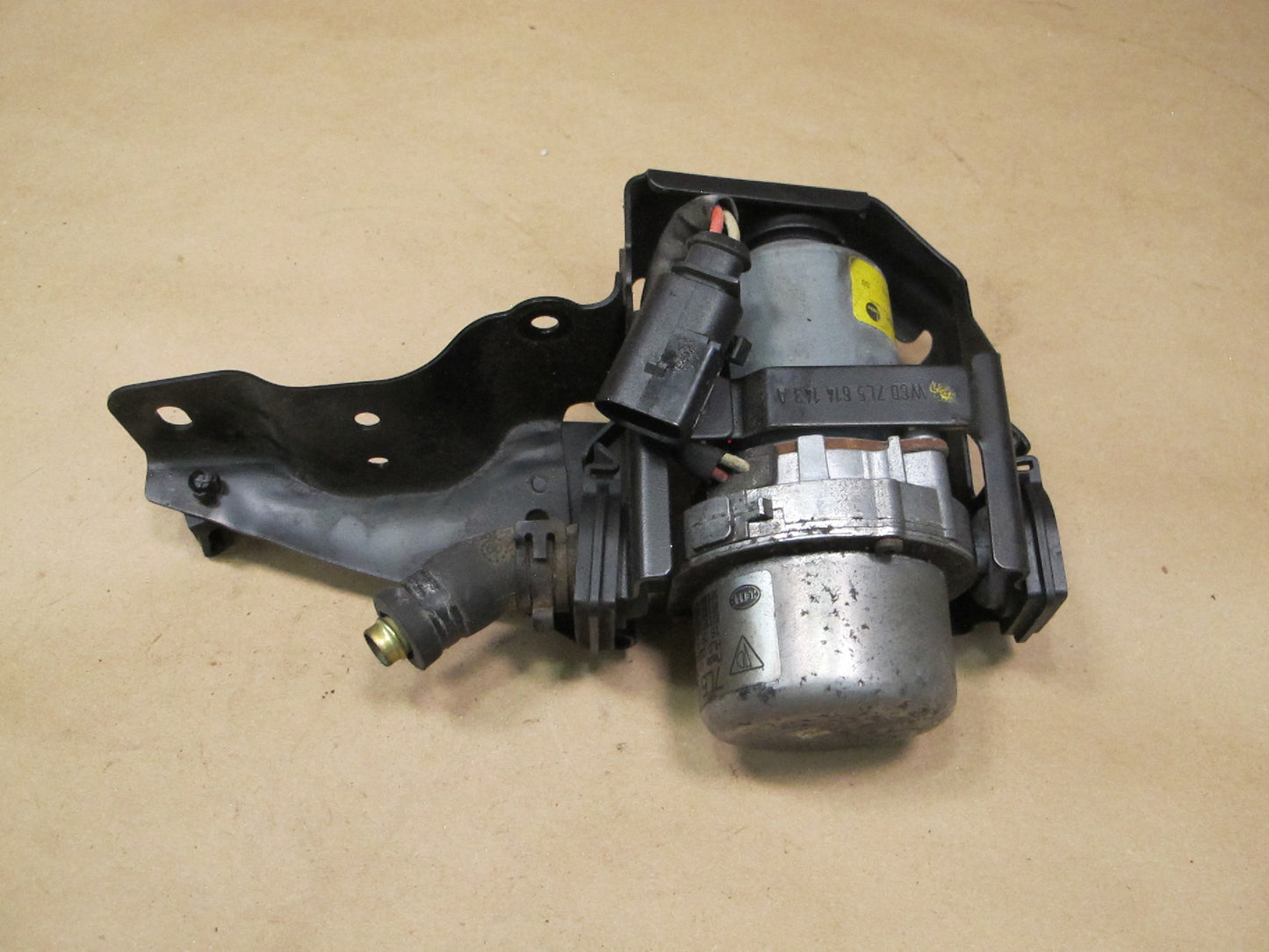 2003-2006 Porsche Cayenne 955 4.5L Vacuum Brake Booster Pump 7L5927317