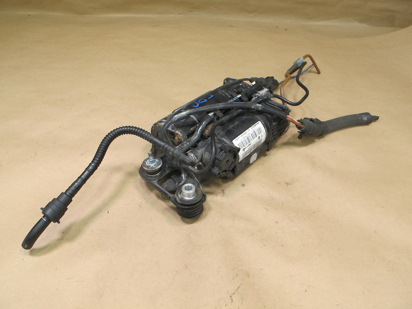 2003-2006 Porsche Cayenne 955 Air Suspension Compressor Pump 7L0616007