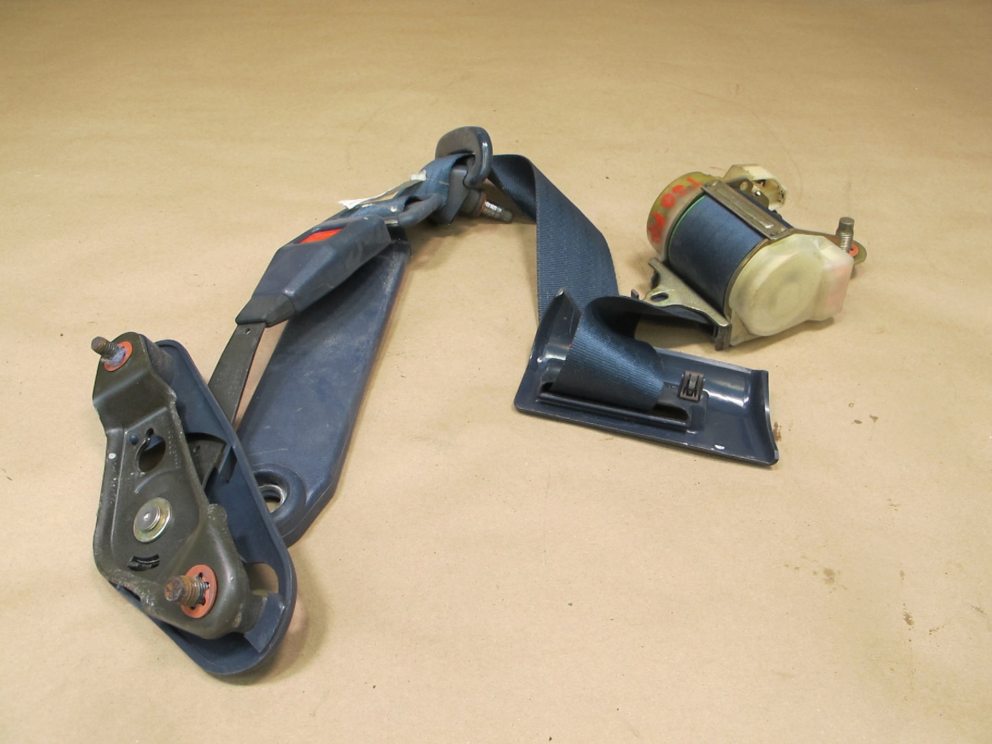 82-86 TOYOTA SUPRA FRONT RIGHT & LEFT SIDE SEATBELT RETRACTOR W/ BUCKLE SET OEM