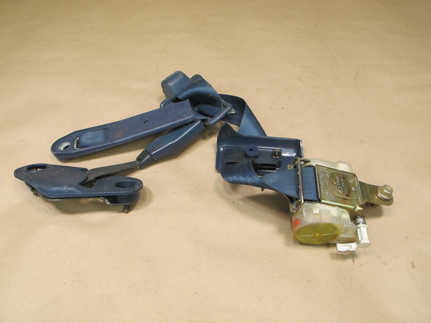 82-86 TOYOTA SUPRA FRONT RIGHT & LEFT SIDE SEATBELT RETRACTOR W/ BUCKLE SET OEM
