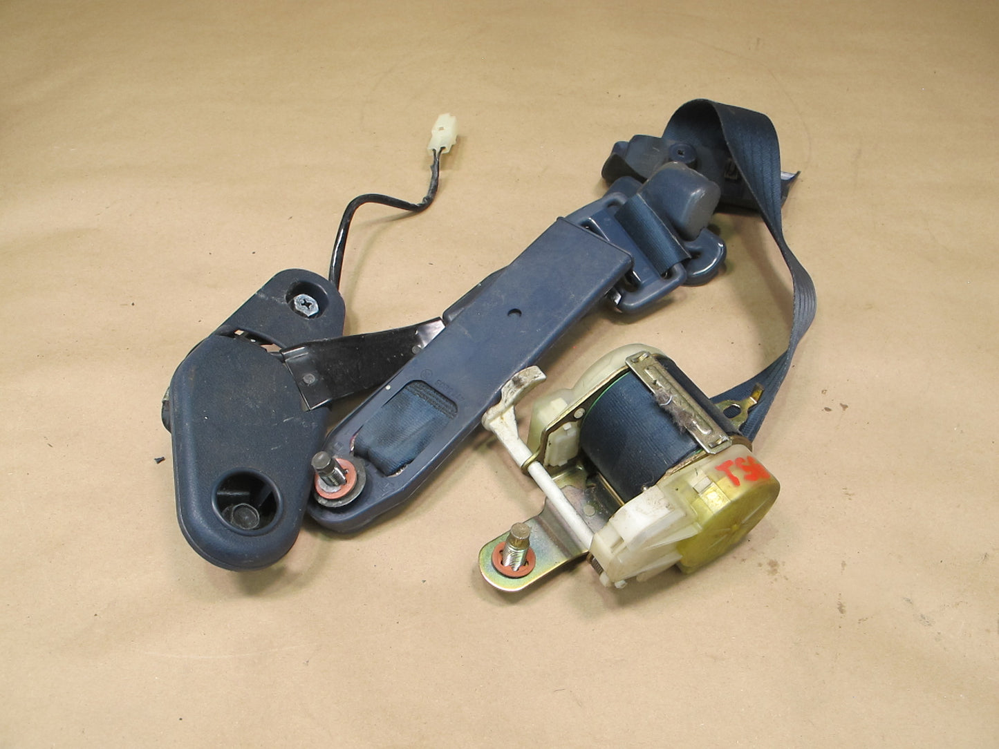 82-86 TOYOTA SUPRA FRONT RIGHT & LEFT SIDE SEATBELT RETRACTOR W/ BUCKLE SET OEM
