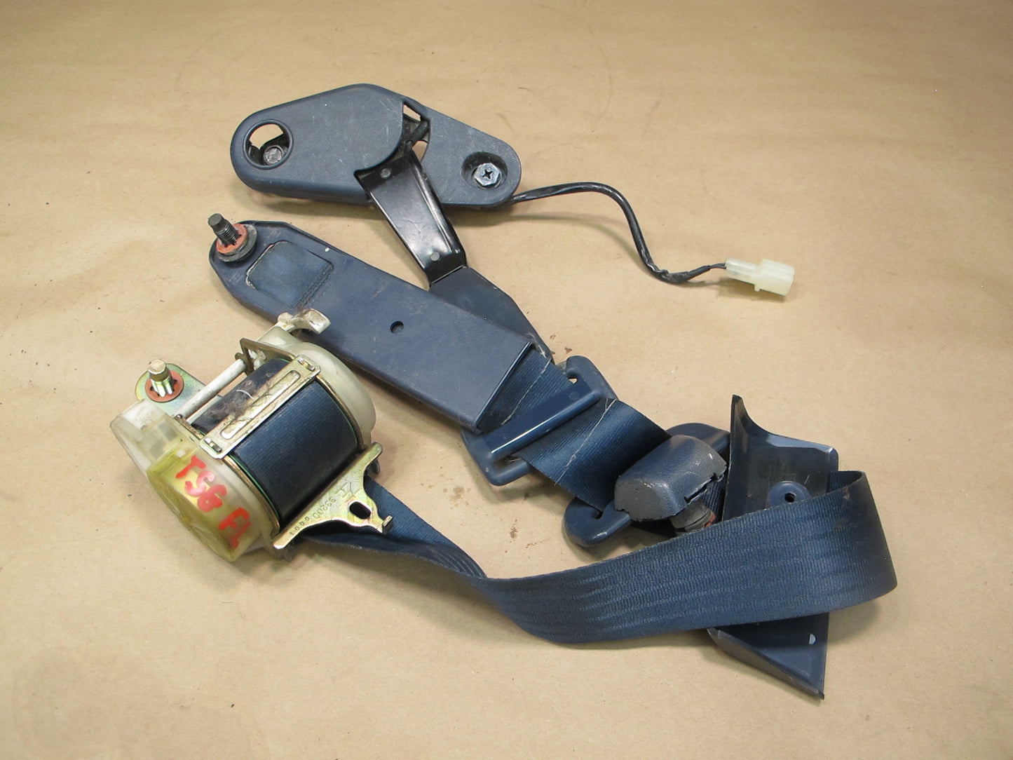 82-86 TOYOTA SUPRA FRONT RIGHT & LEFT SIDE SEATBELT RETRACTOR W/ BUCKLE SET OEM