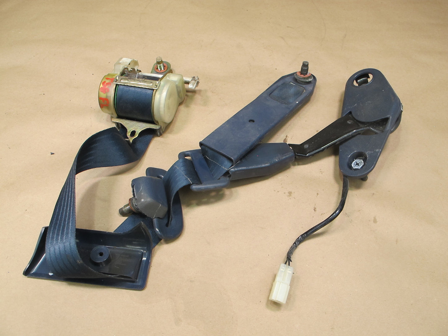 82-86 TOYOTA SUPRA FRONT RIGHT & LEFT SIDE SEATBELT RETRACTOR W/ BUCKLE SET OEM