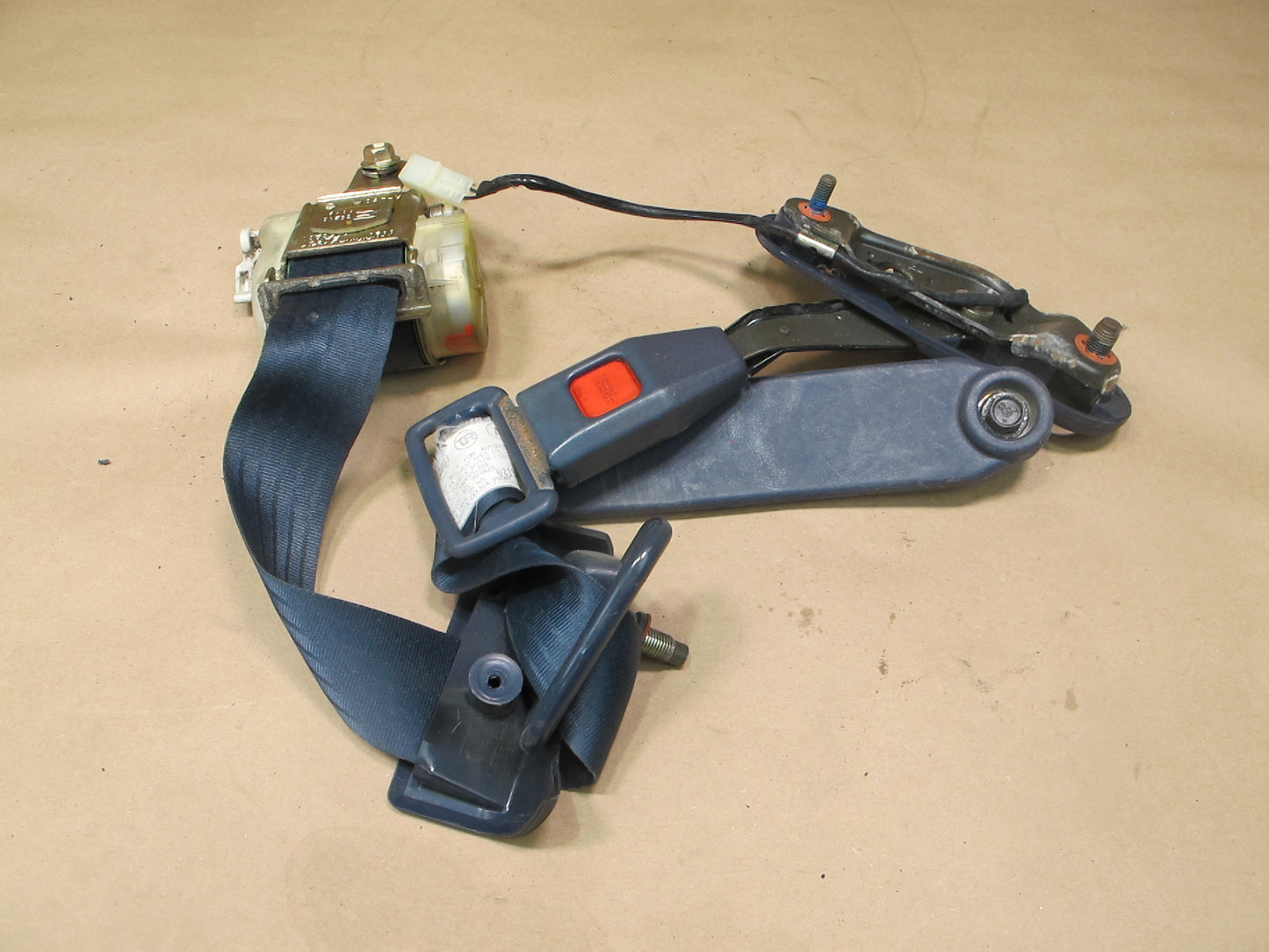 82-86 TOYOTA SUPRA FRONT RIGHT & LEFT SIDE SEATBELT RETRACTOR W/ BUCKLE SET OEM