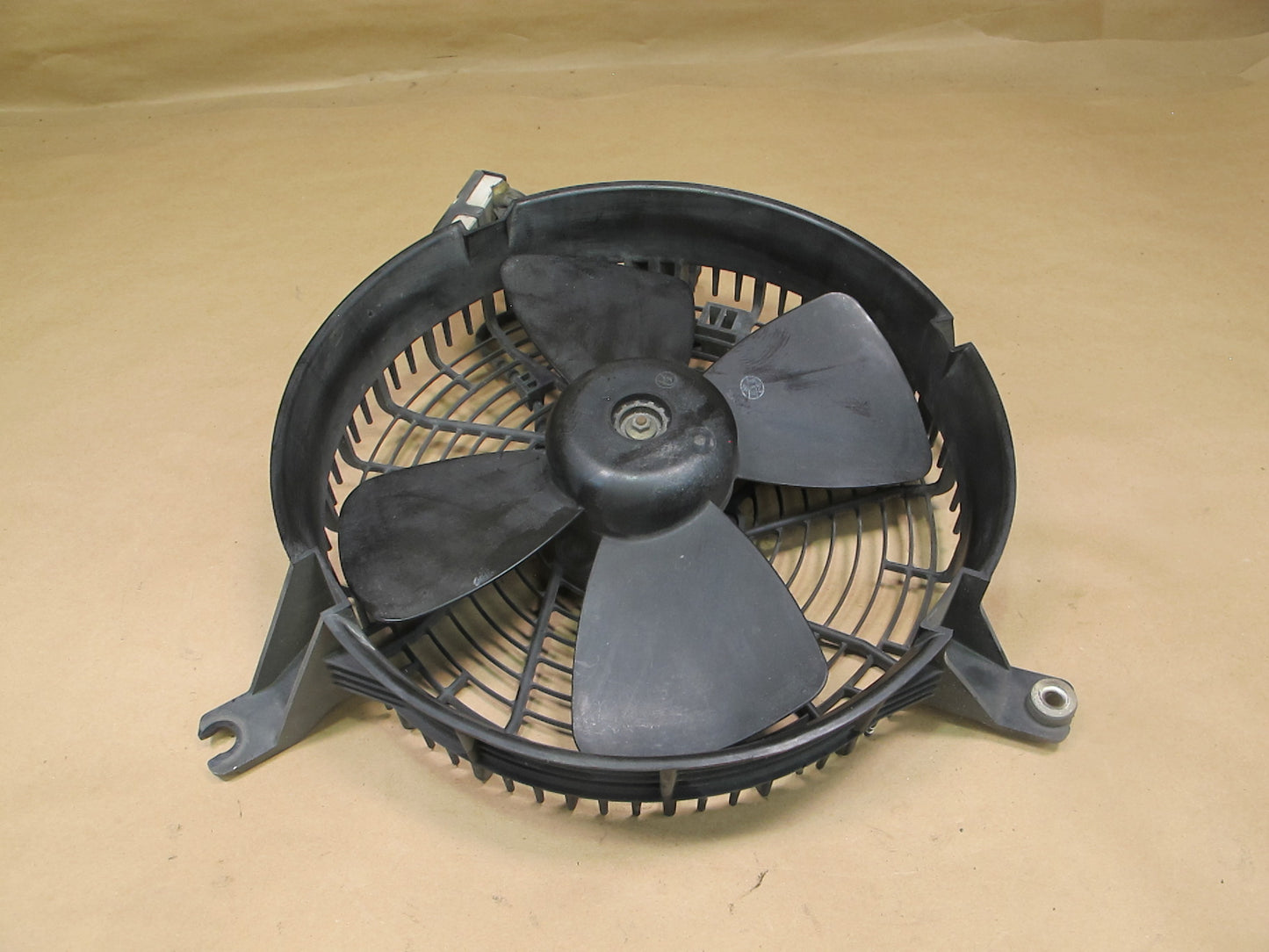 95-00 Lexus UCF20L LS400 4-BLADE Engine Cooling Fan Motor w Shroud OEM