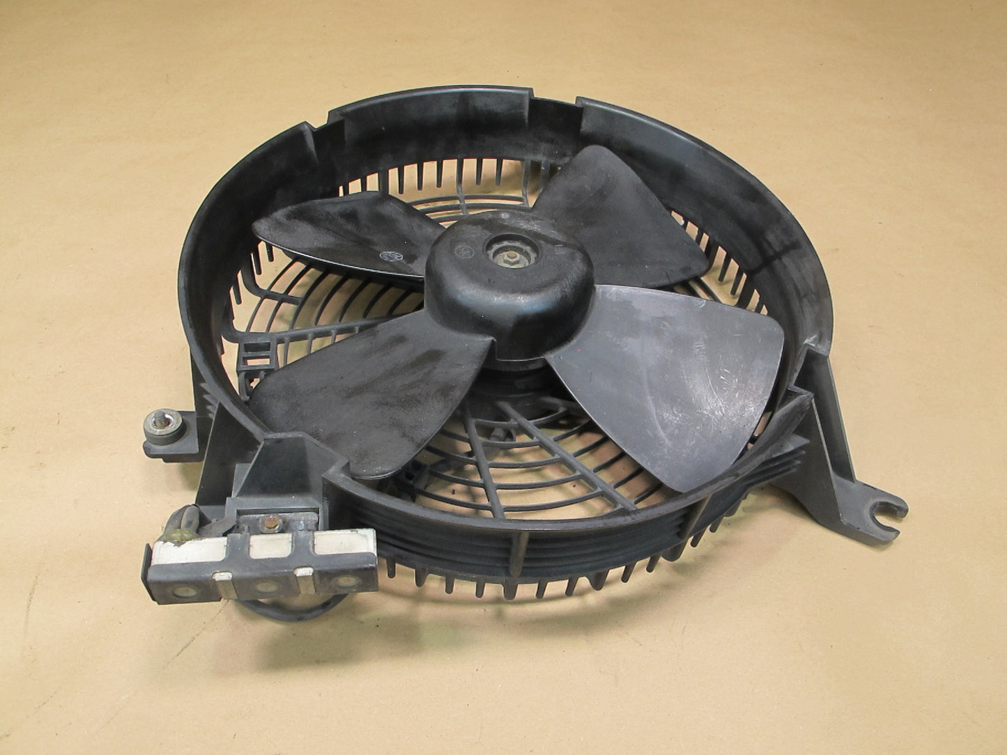 95-00 Lexus UCF20L LS400 4-BLADE Engine Cooling Fan Motor w Shroud OEM