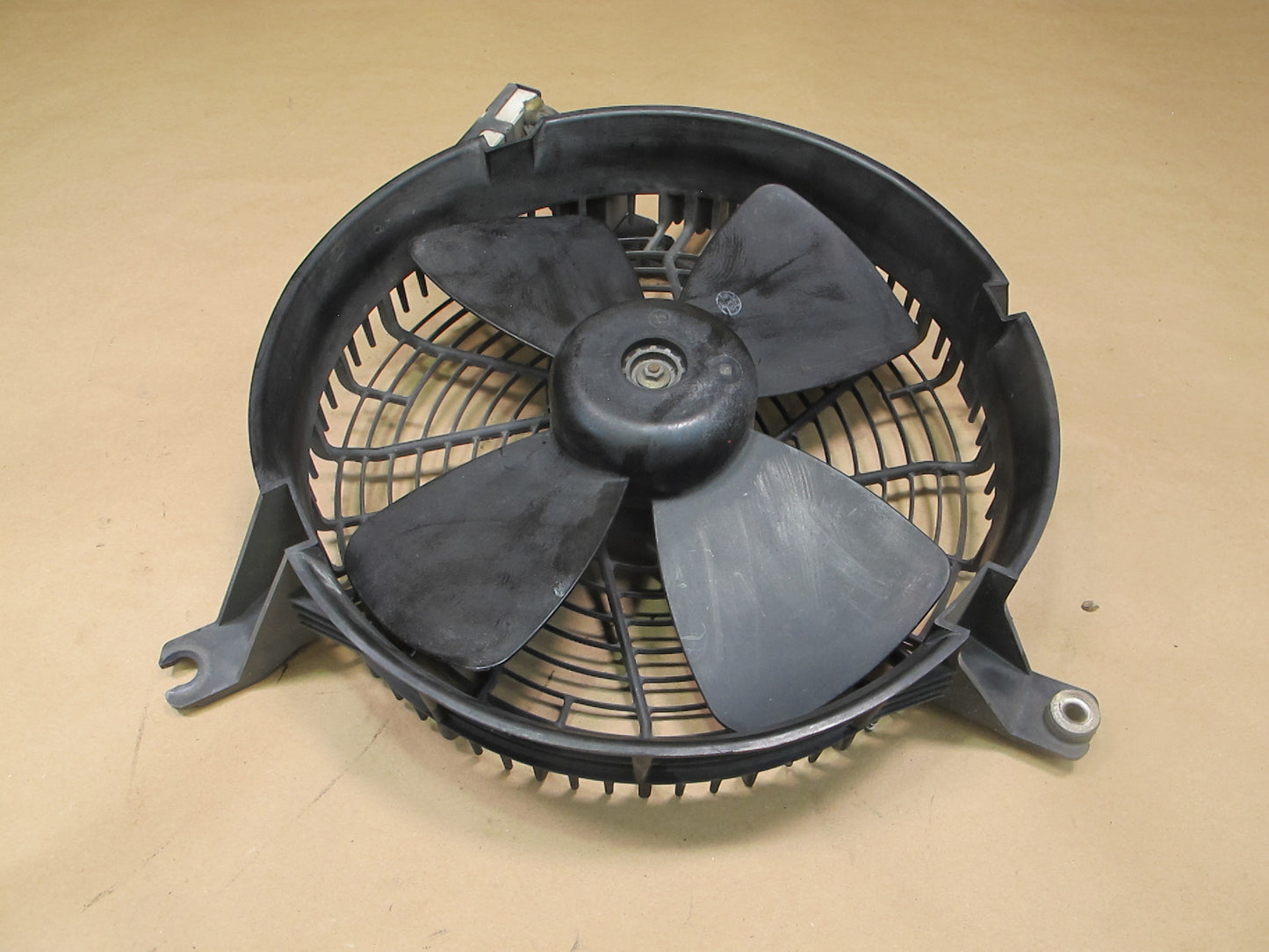 95-00 Lexus UCF20L LS400 4-BLADE Engine Cooling Fan Motor w Shroud OEM