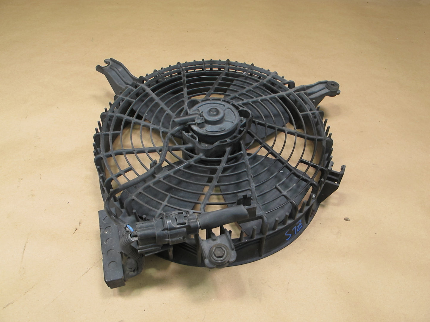 95-00 Lexus UCF20L LS400 4-BLADE Engine Cooling Fan Motor w Shroud OEM