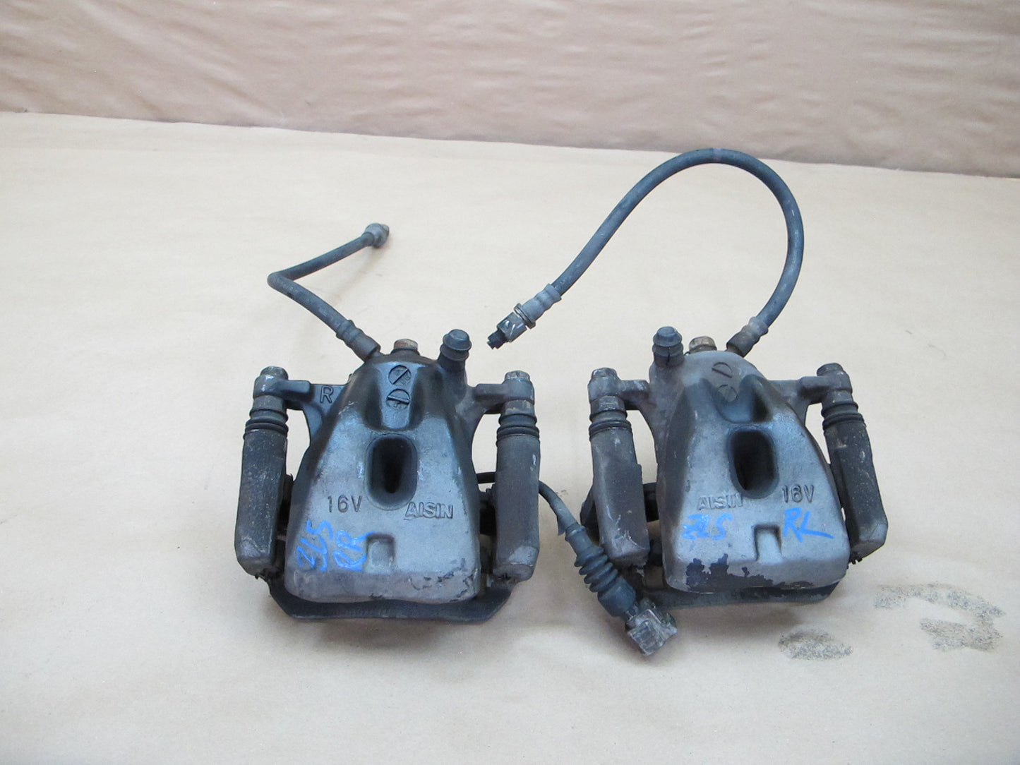 98-00 Lexus UCF20L LS400 RWD Set of 2 Rear Left & Right Brake Caliper OEM