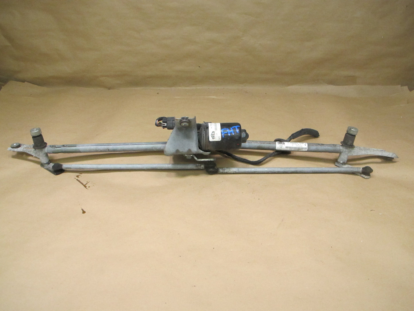 2003-2007 Hummer H2 Windshield Wiper Transmission Linkage w Motor