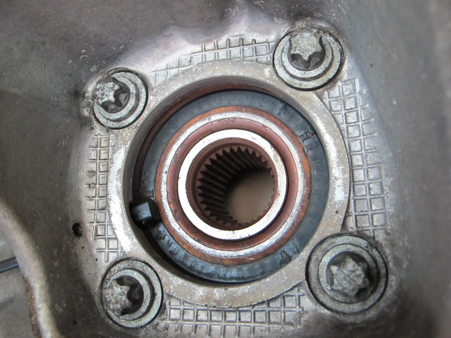 03-08 BMW E65 E66 7-SERIES RWD Rear Right Spindle Knuckle Wheel Hub Bearing