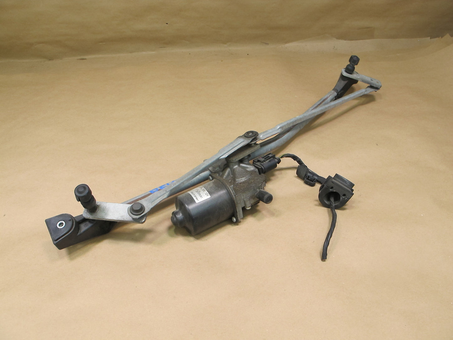 03-08 BMW E86 E85 Z4 Windshield Wiper Transmission Linkage w Motor OEM