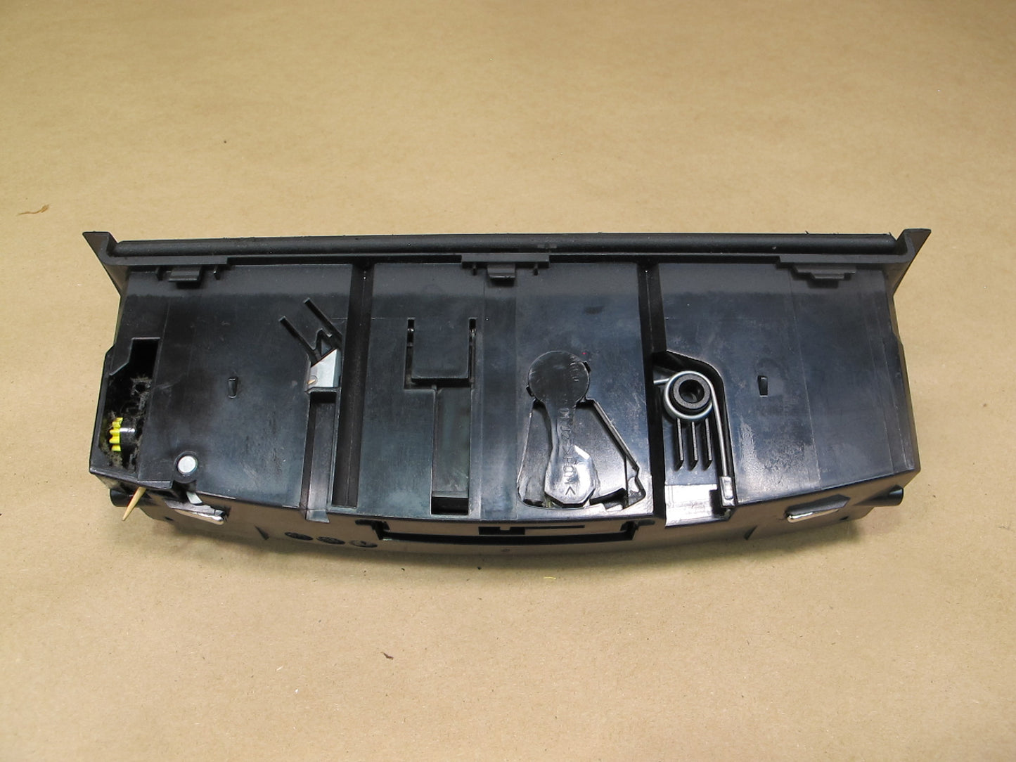 01-06 BMW E46 3-SERIES Front Center Console Glasses Tray Storage 8260312 OEM