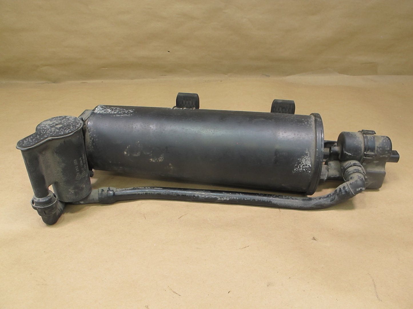 01-06 BMW E46 325CI 330CI Fuel Evap Vapor Charcoal Canister 6752223 OEM