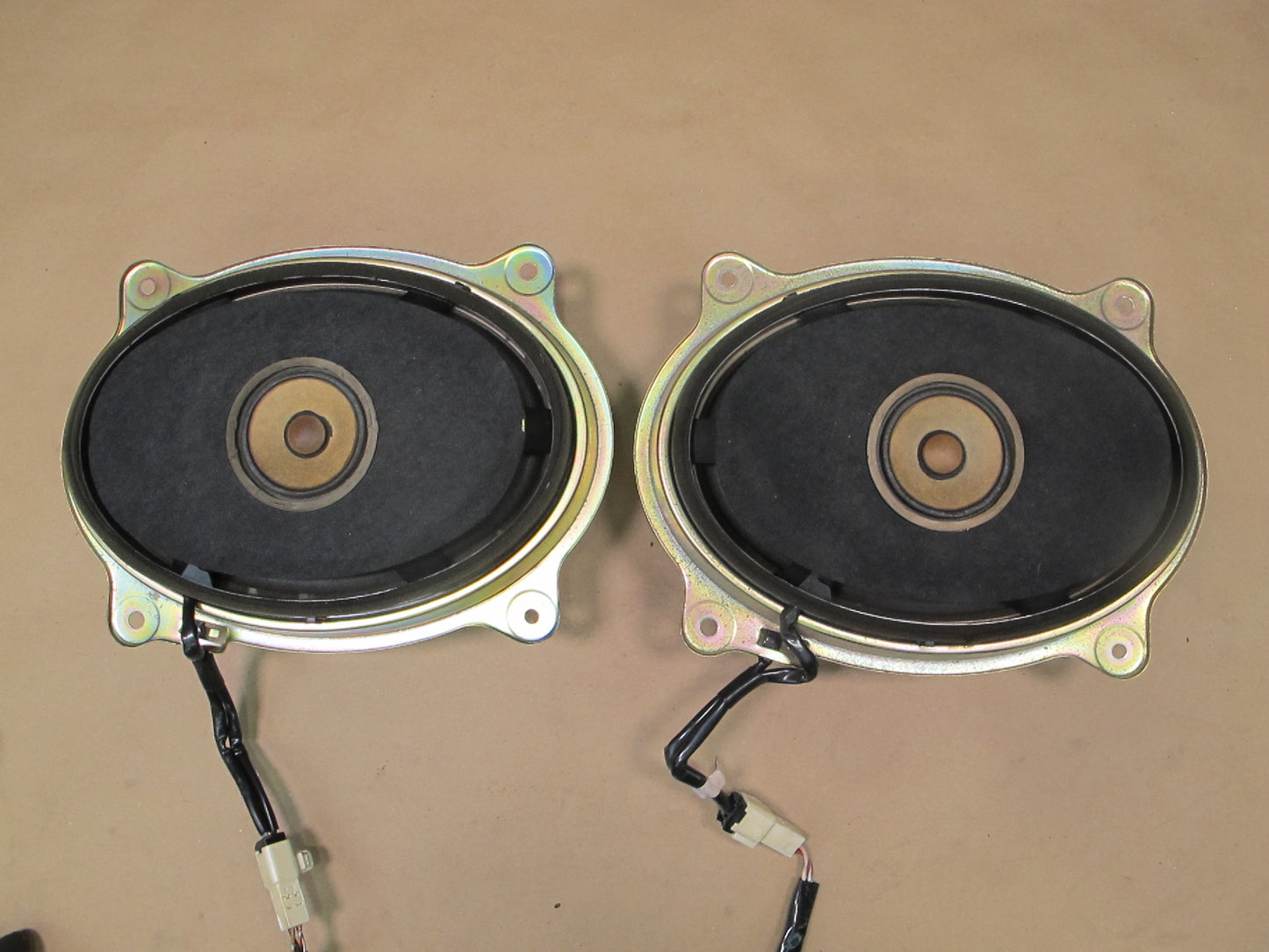 01-05 Lexus JCE10 IS300 Set of 2 Rear Deck Left Right Speaker 86160-53110 OEM