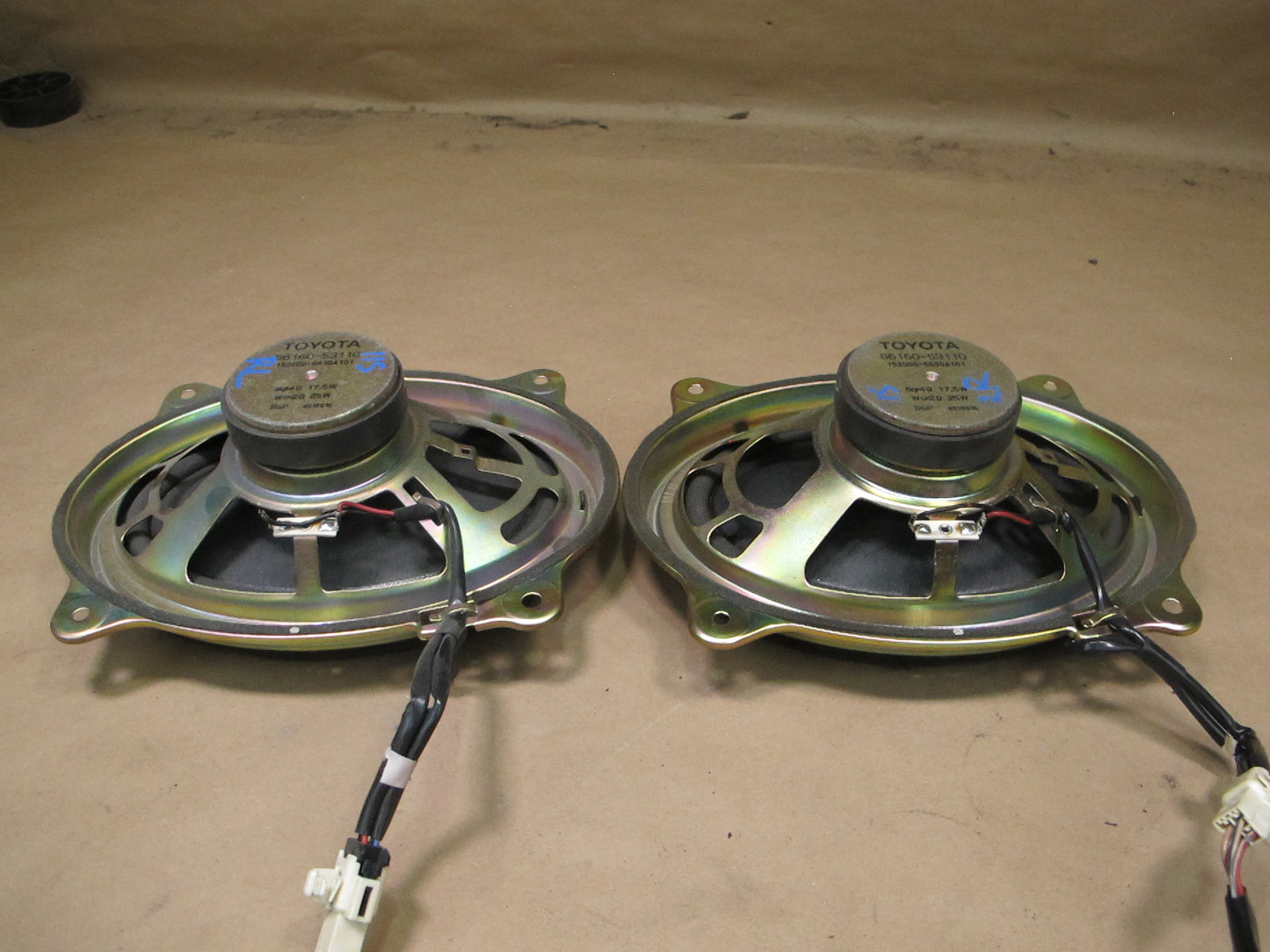 01-05 Lexus JCE10 IS300 Set of 2 Rear Deck Left Right Speaker 86160-53110 OEM