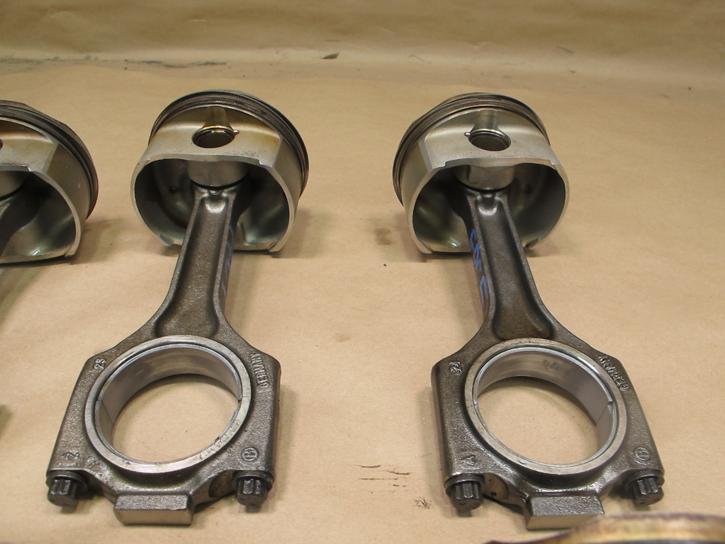 2003-2006 Porsche Cayenne 955 Turbo M48.50 Engine Piston Connecting Rod Set of 8