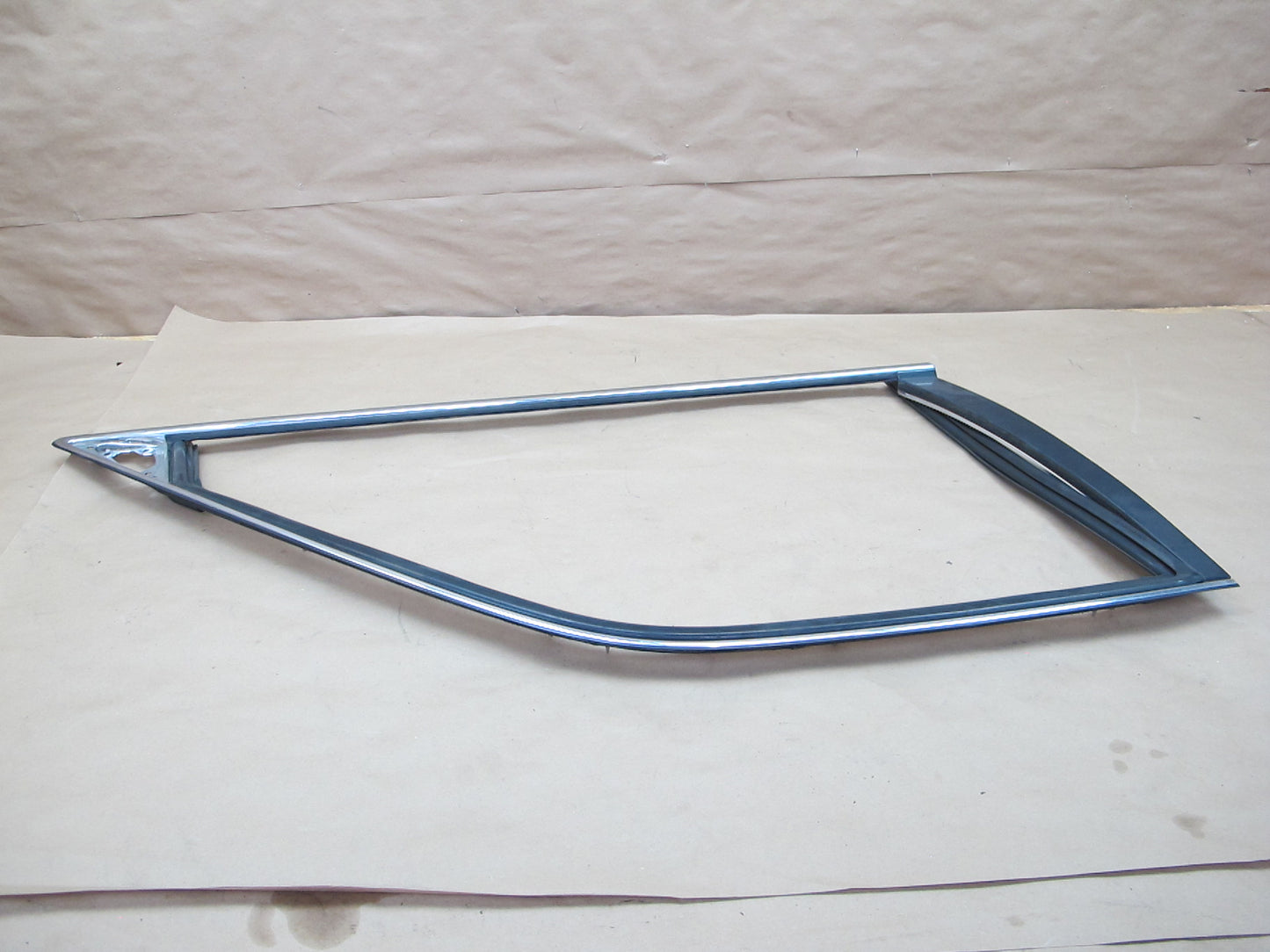 95-00 Lexus UCF20 LS400 Set of 2 Front Door Window Frame Trim Molding OEM